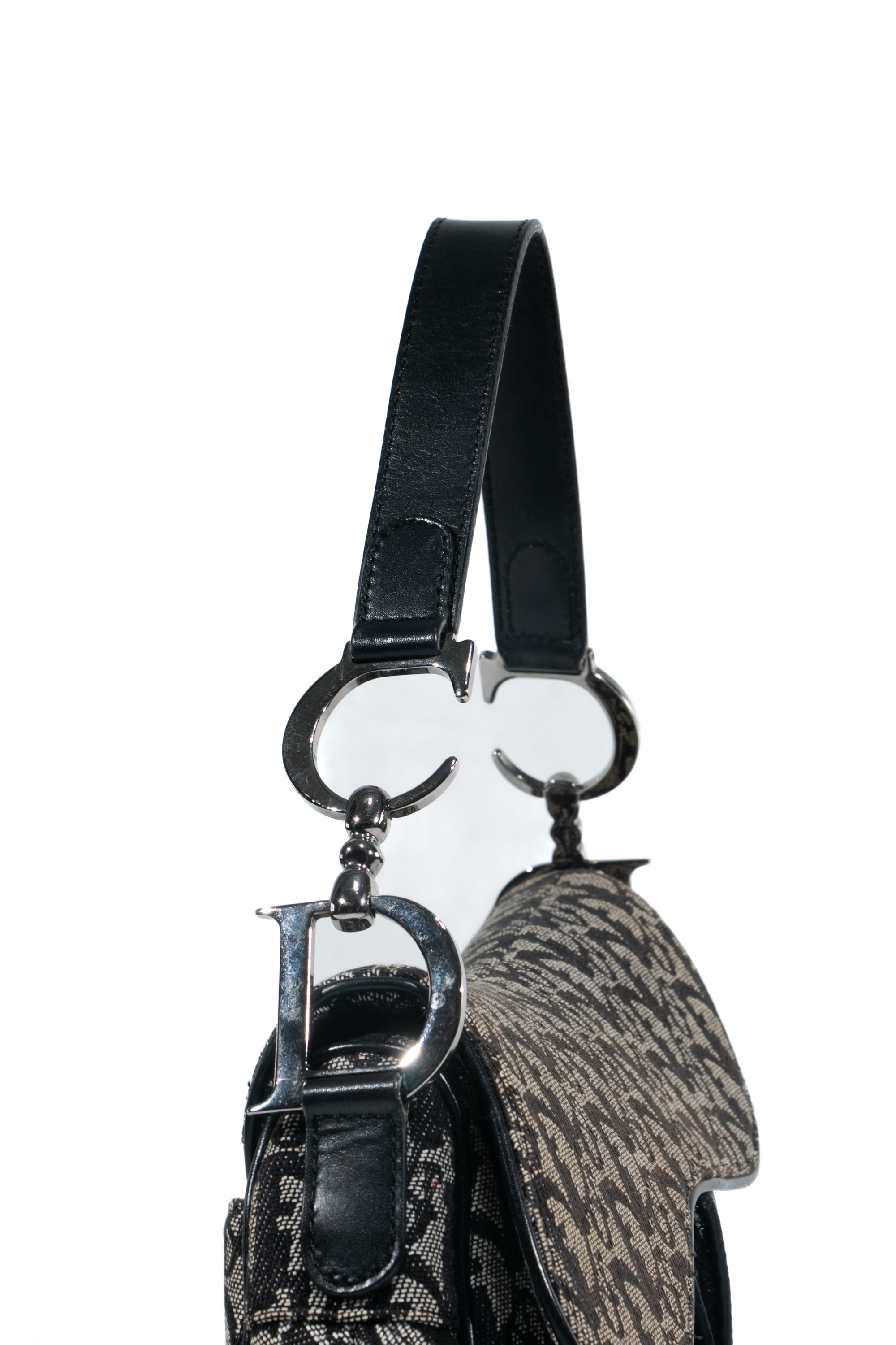 Saddle