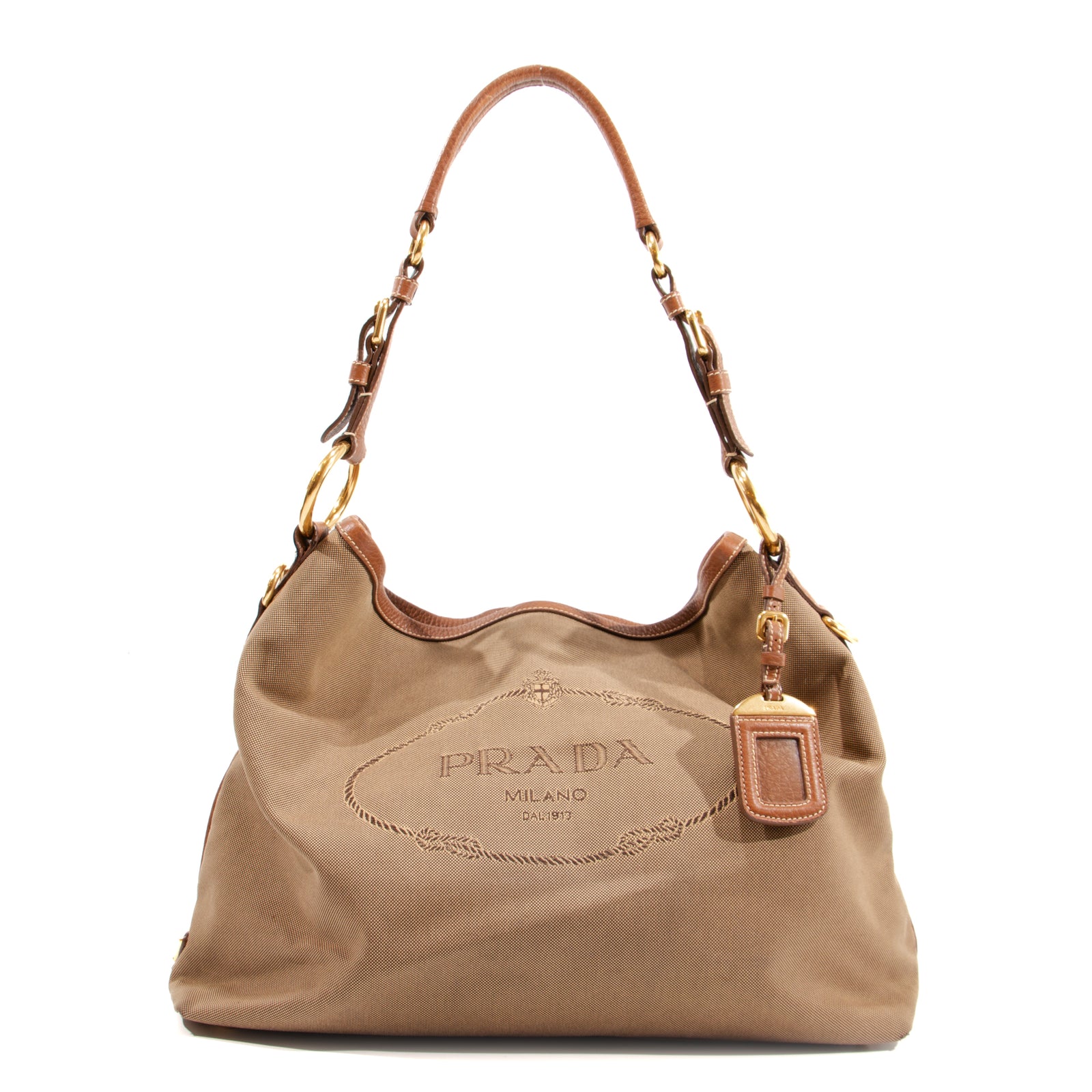 Tote behind
