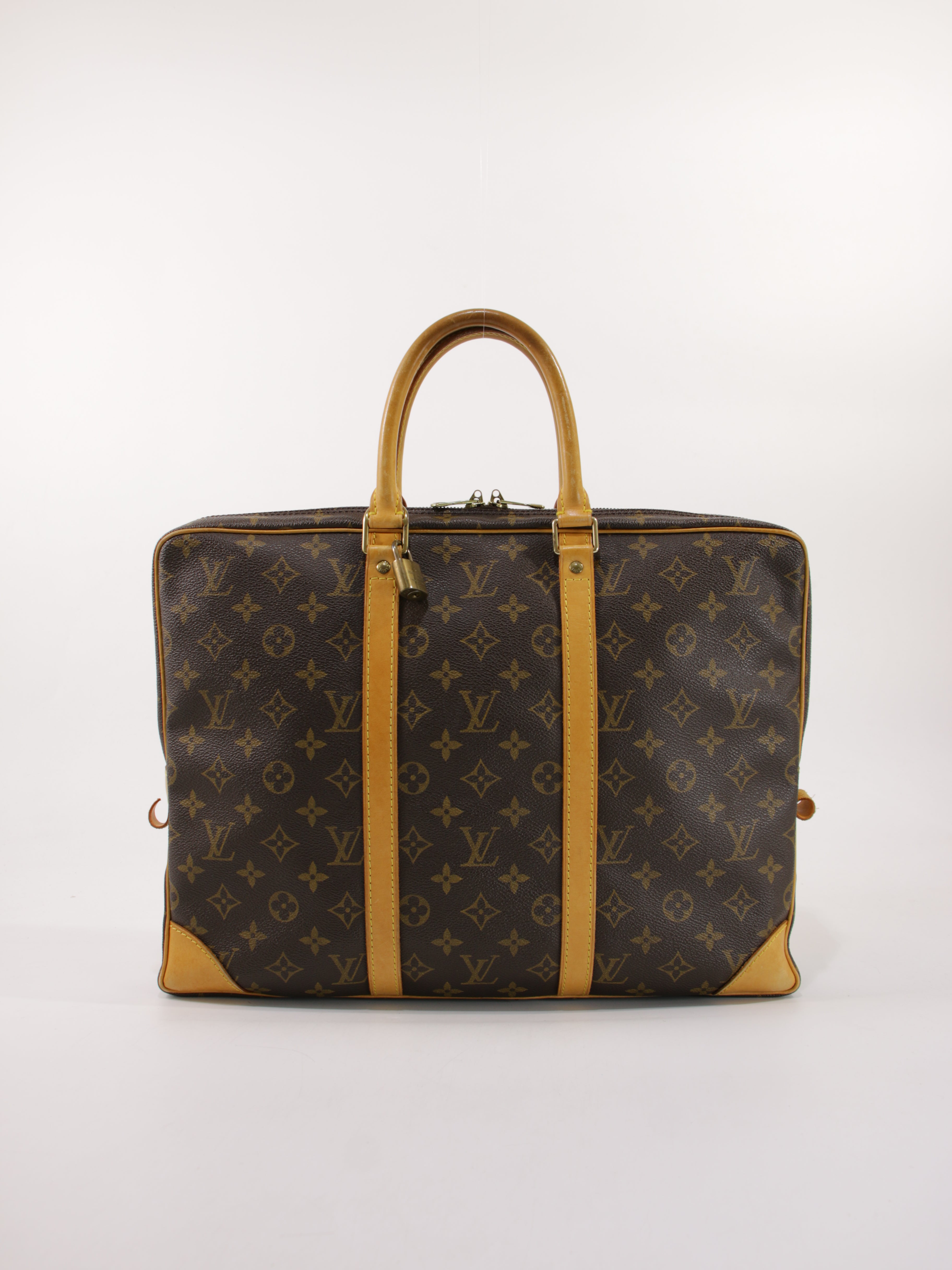 LOUIS VUITTON PORT DOCUMENTS TRAVEL DOCUMENTS GM