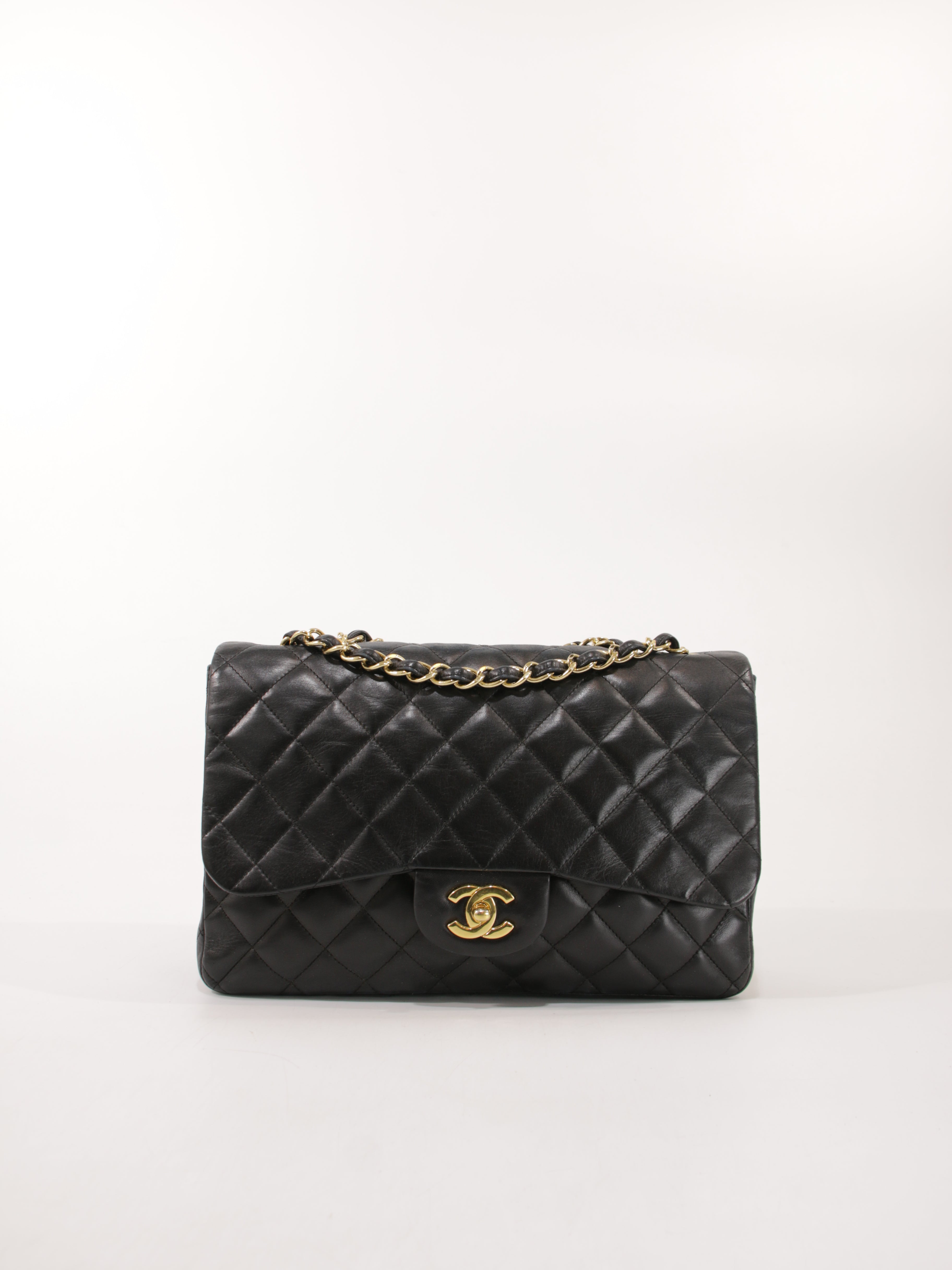 CHANEL - JUMBO FLAP