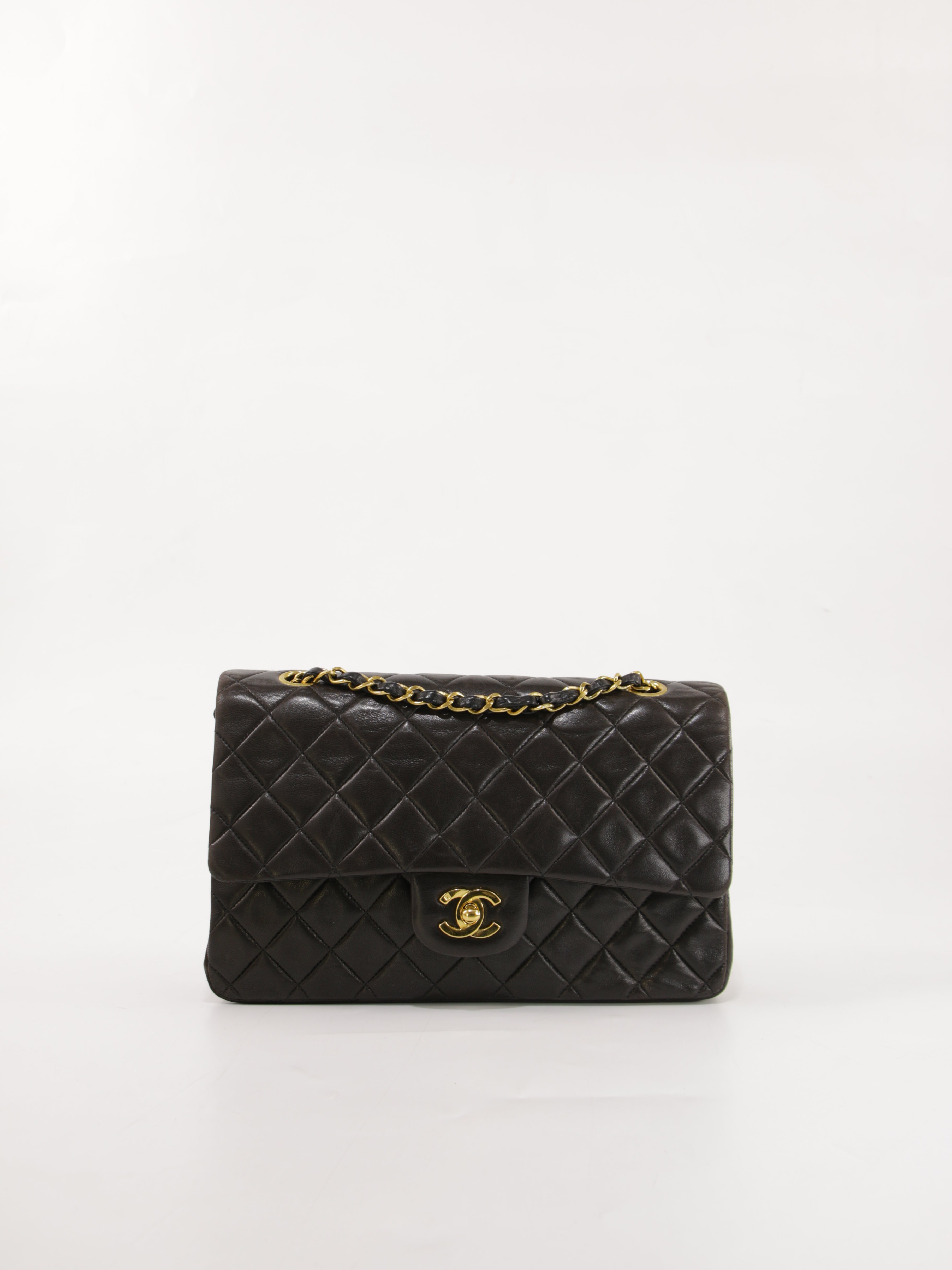 Medium Classic Flap