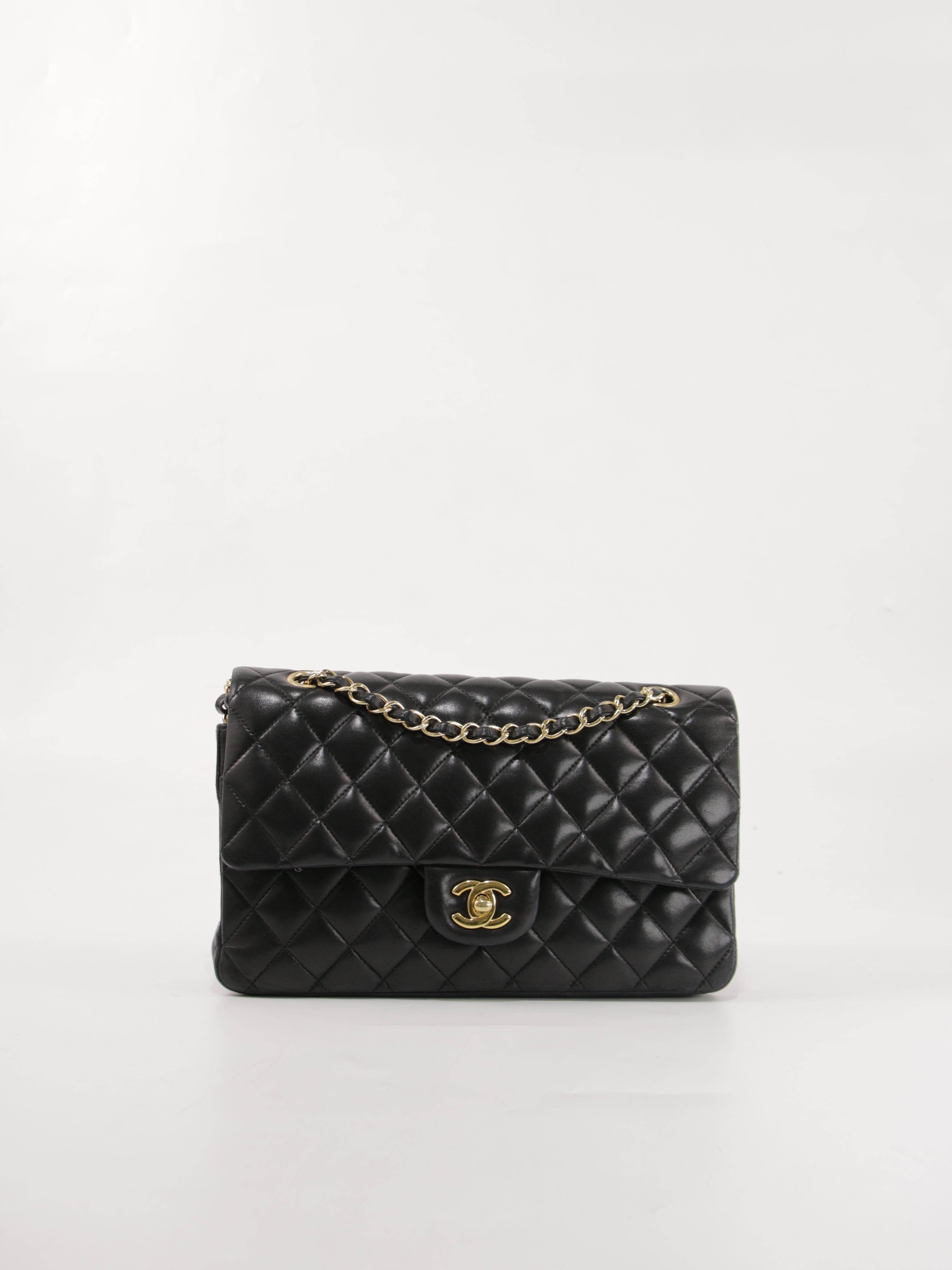 Medium Classic Flap