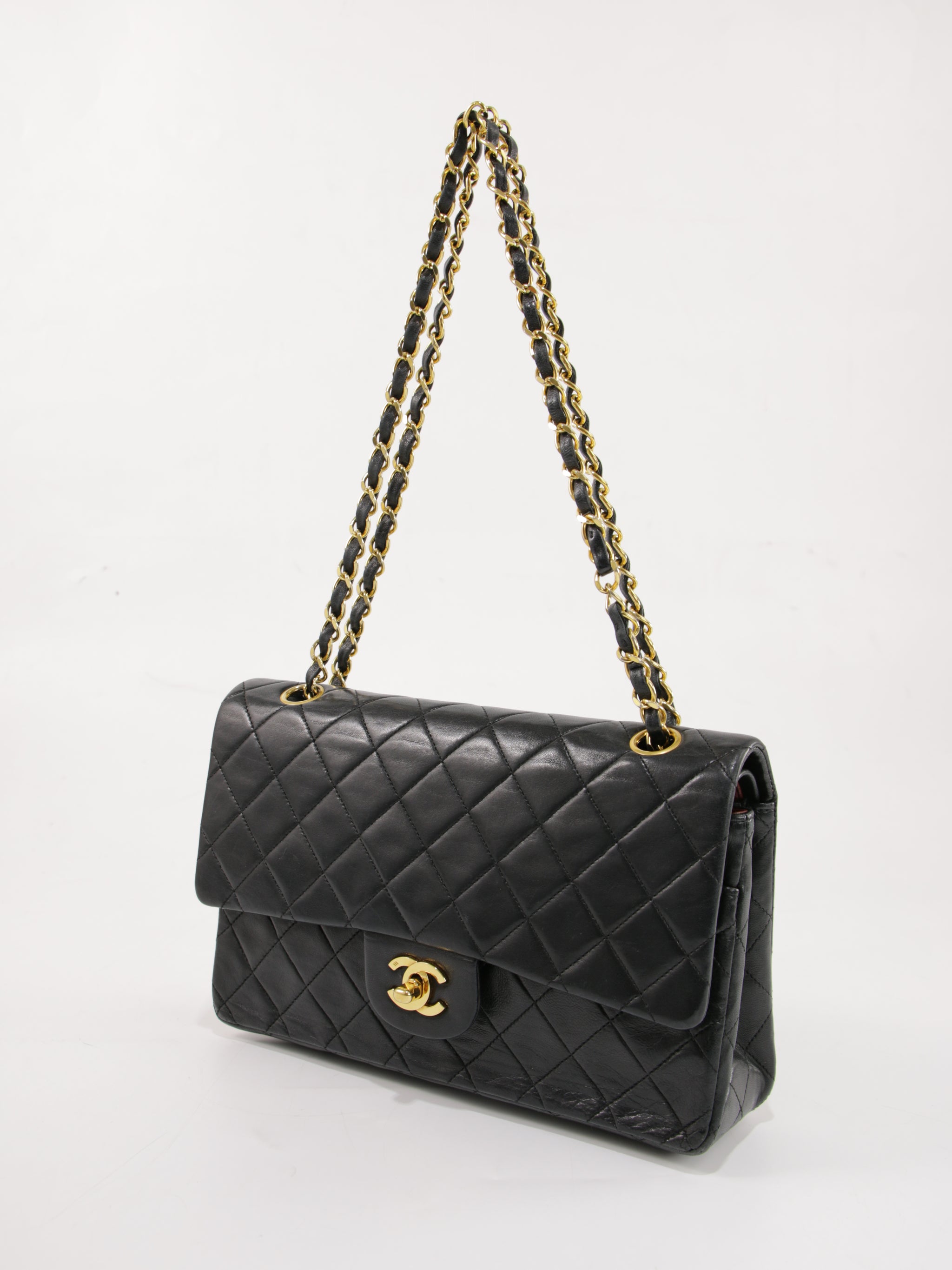 Medium Classic Flap