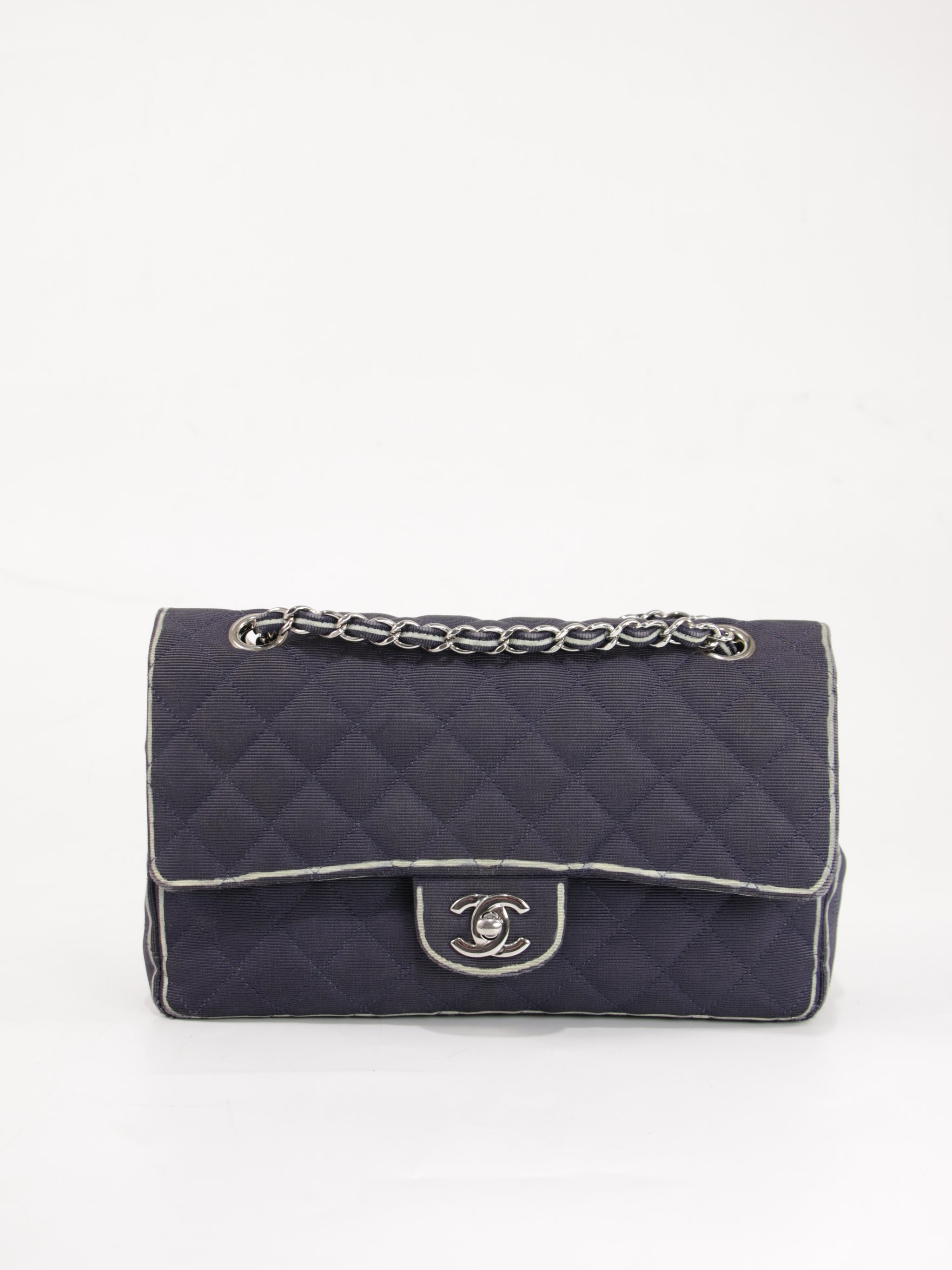 Medium Classic Flap