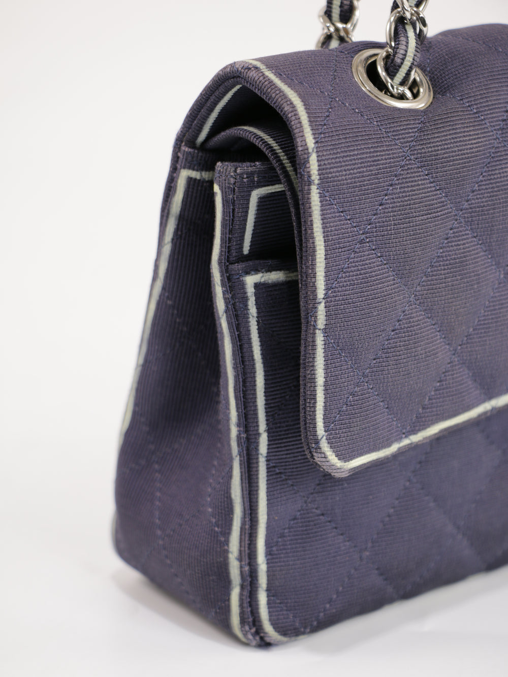 Medium Classic Flap