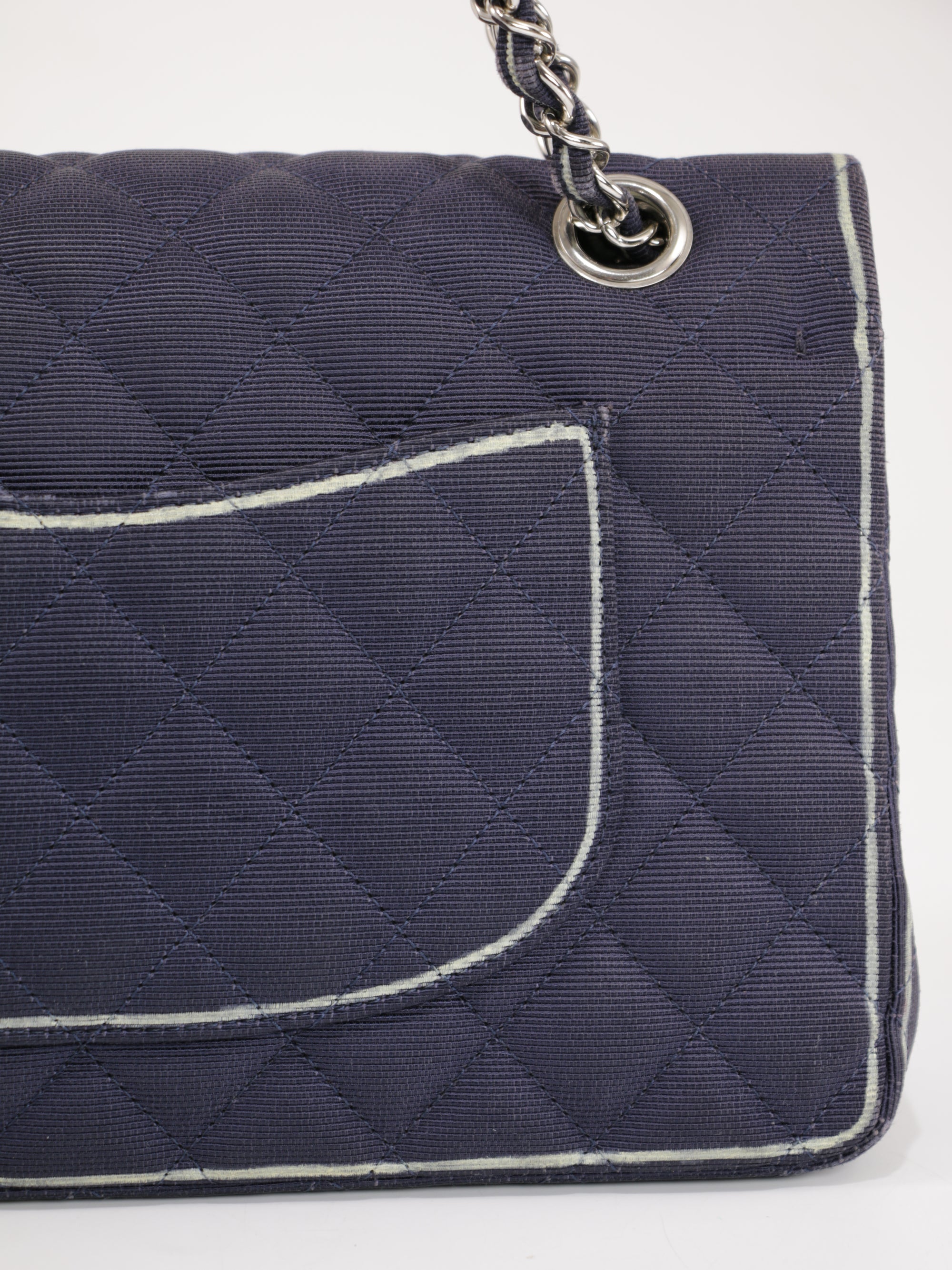 Medium Classic Flap