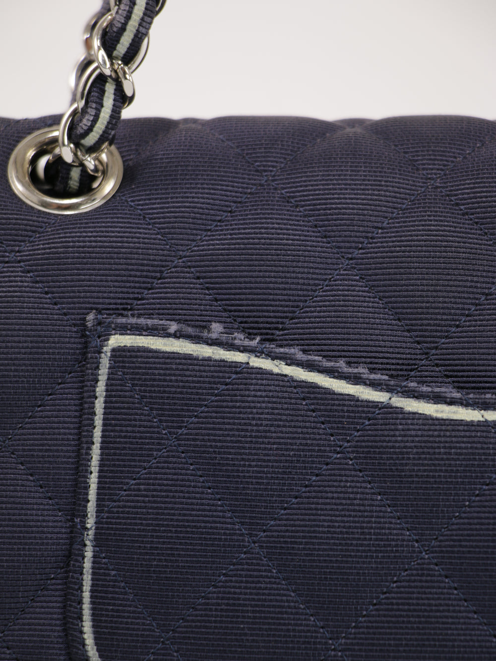 Medium Classic Flap