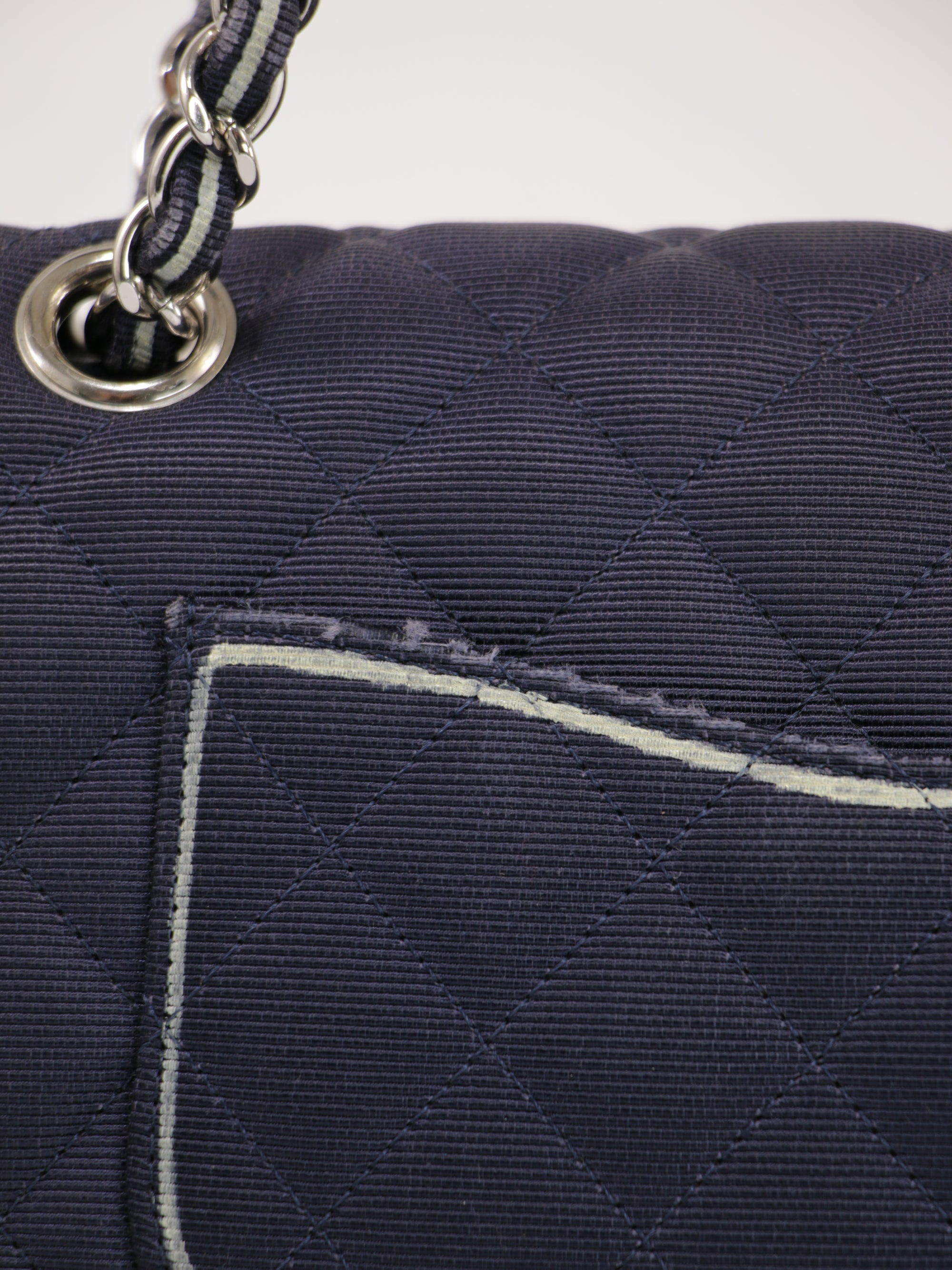 Medium Classic Flap