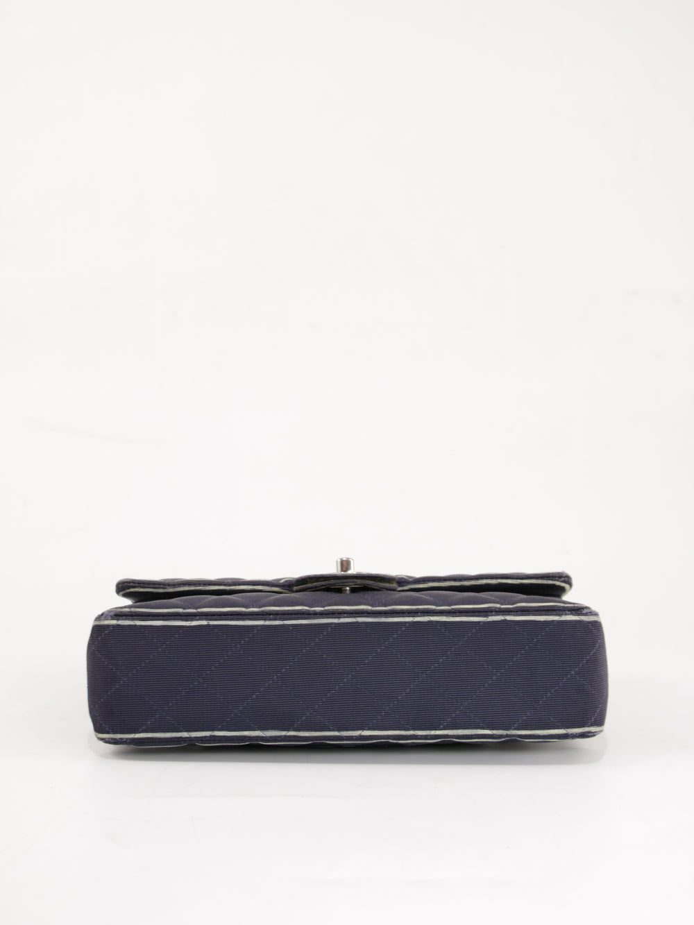 Medium Classic Flap