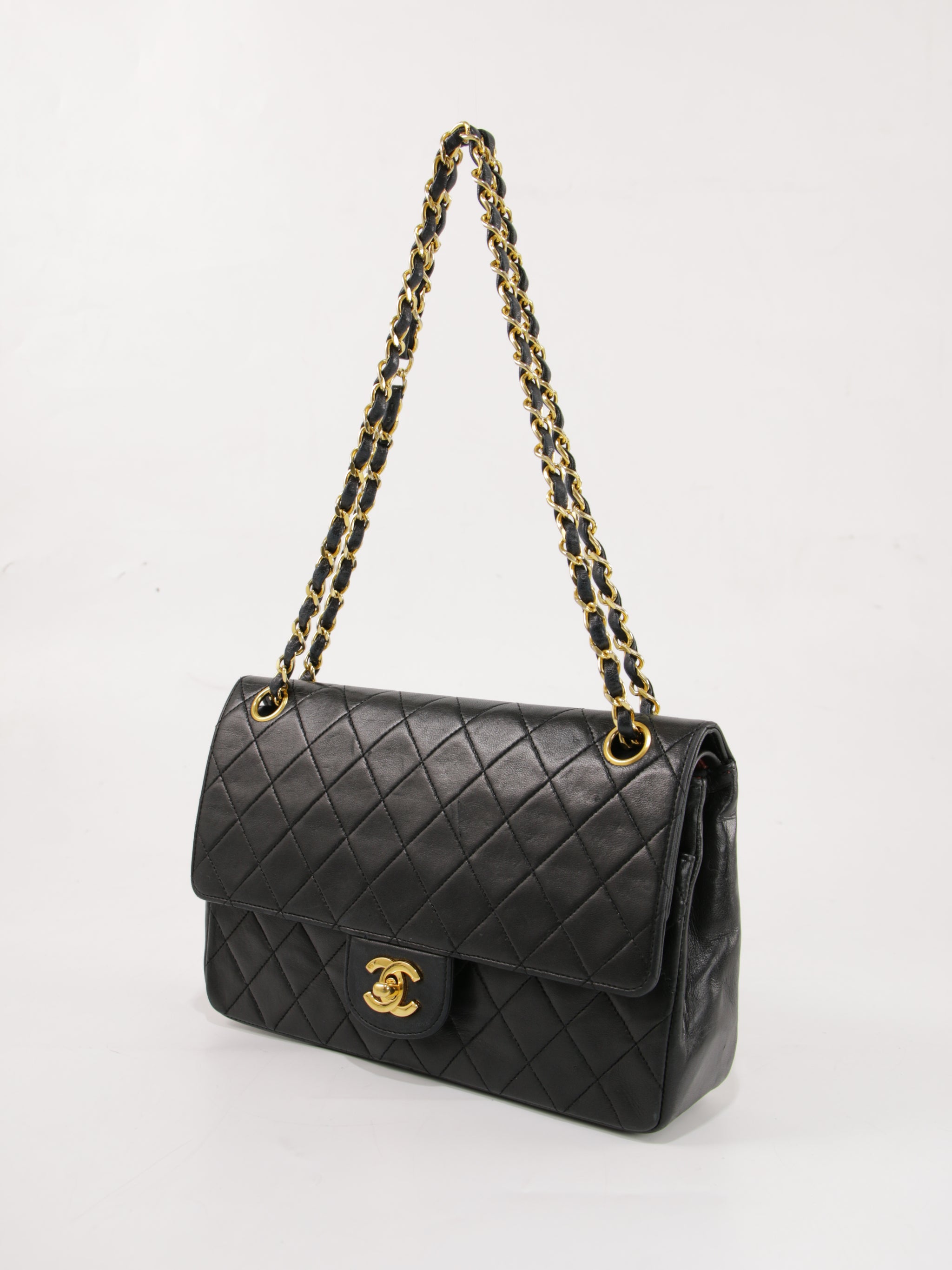 Medium Classic Flap