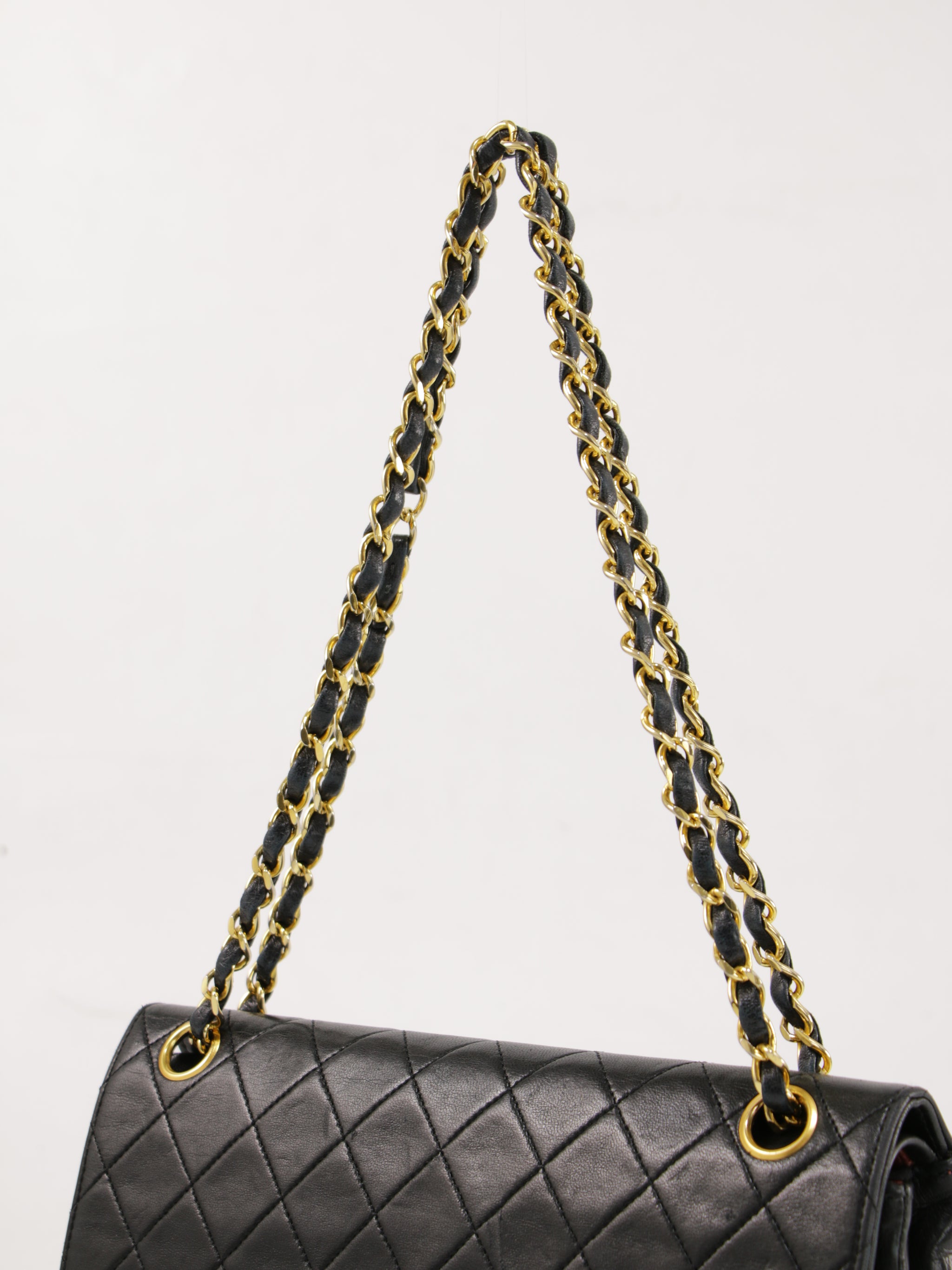 Medium Classic Flap
