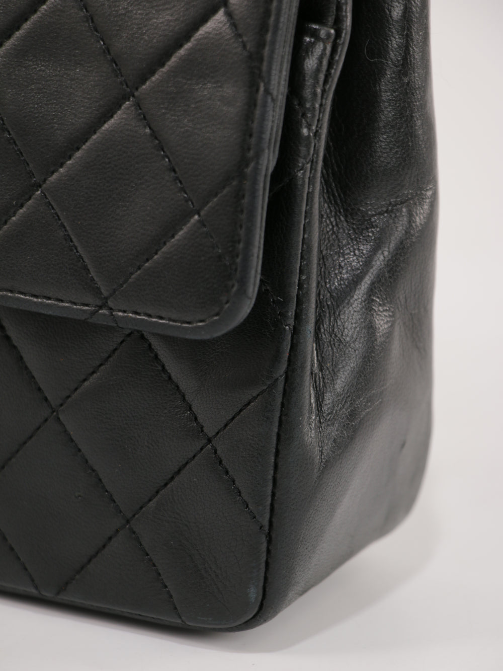Medium Classic Flap