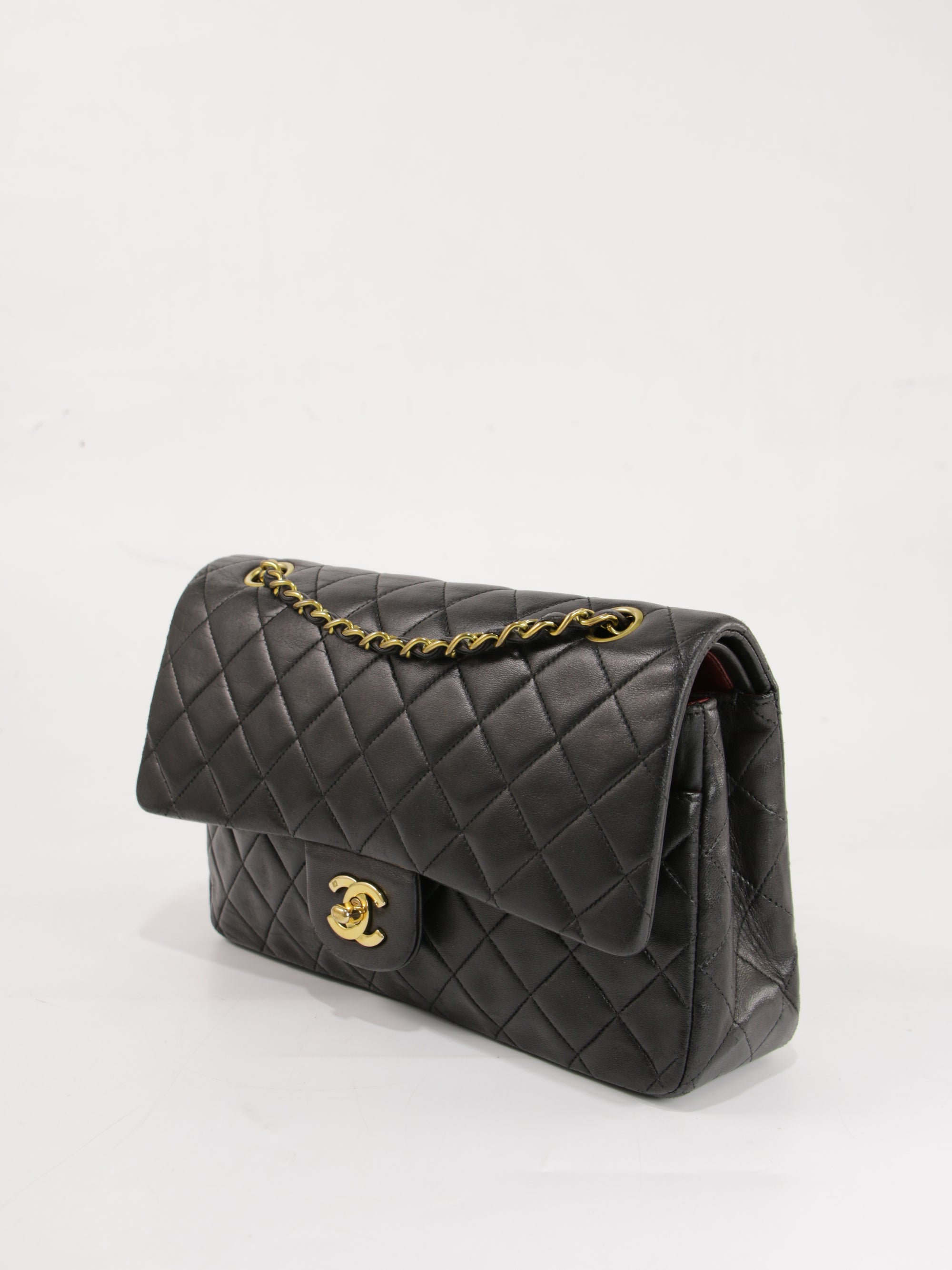 Medium Classic Flap