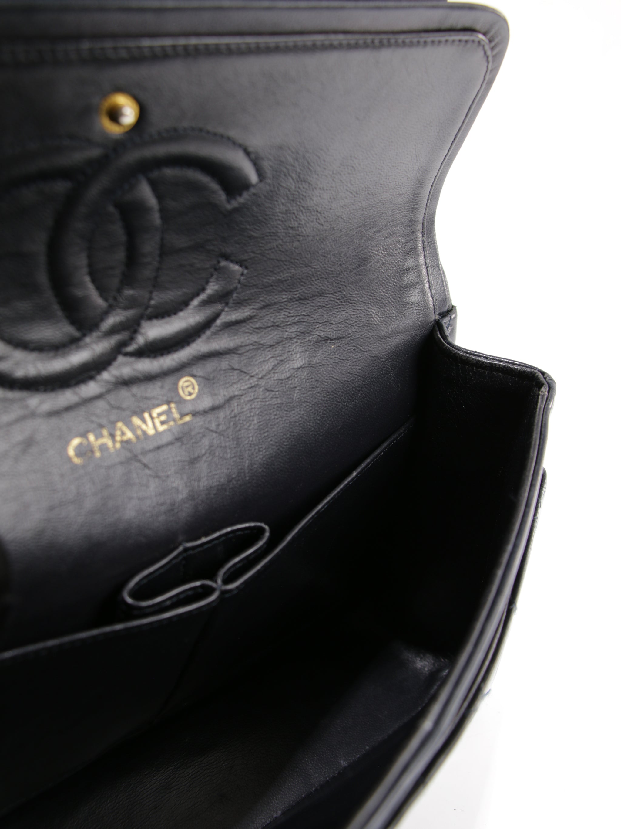 Medium Classic Flap