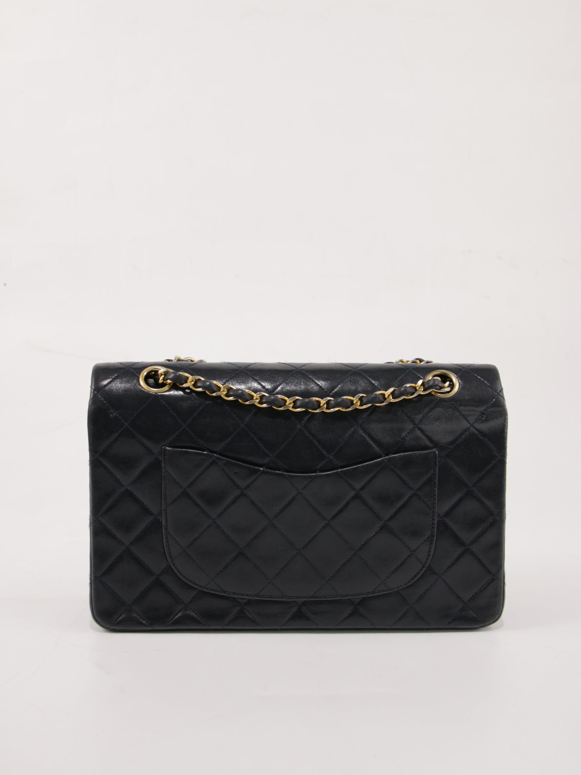 Medium Classic Flap