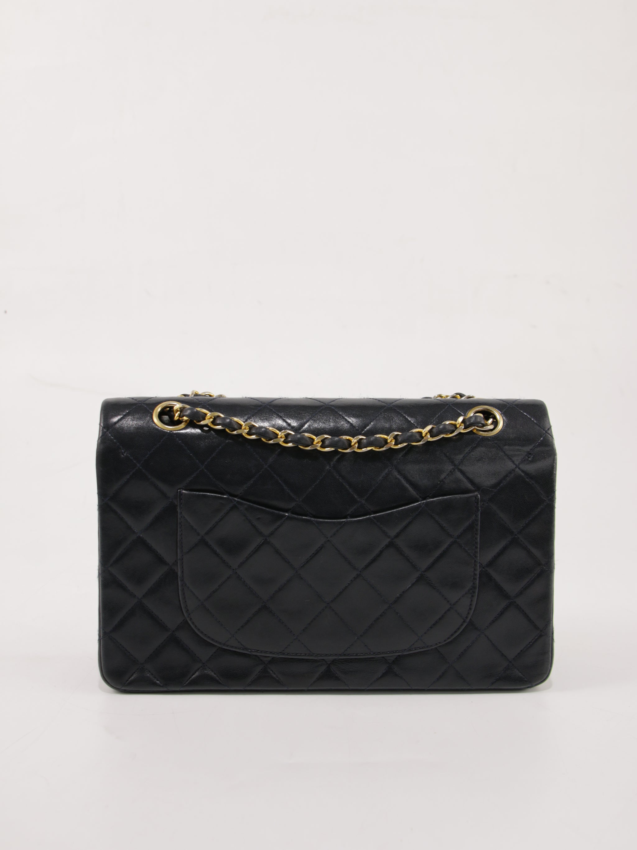 Medium Classic Flap