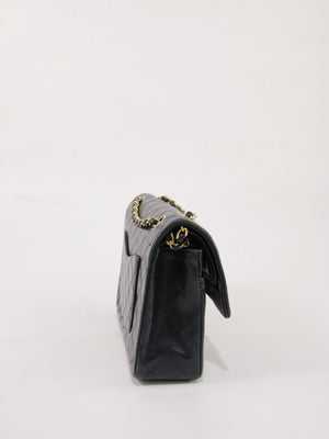 Medium Classic Flap