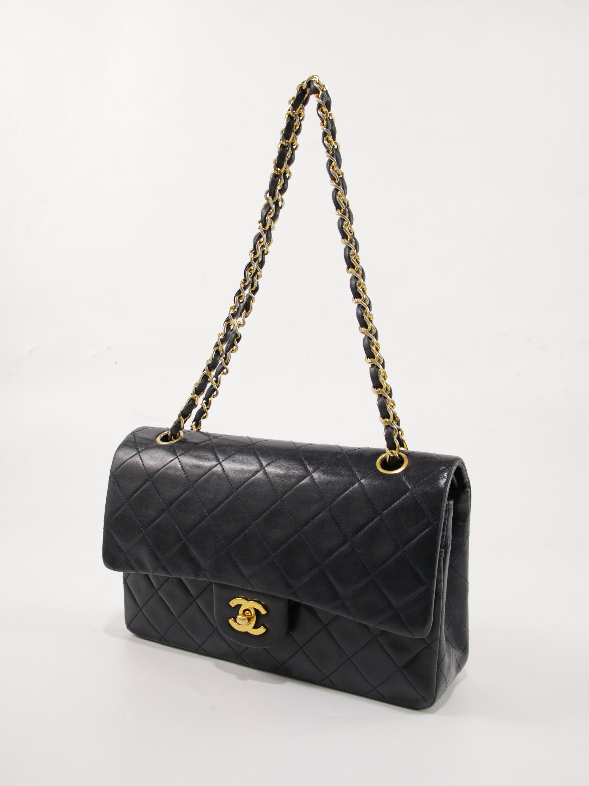 Medium Classic Flap