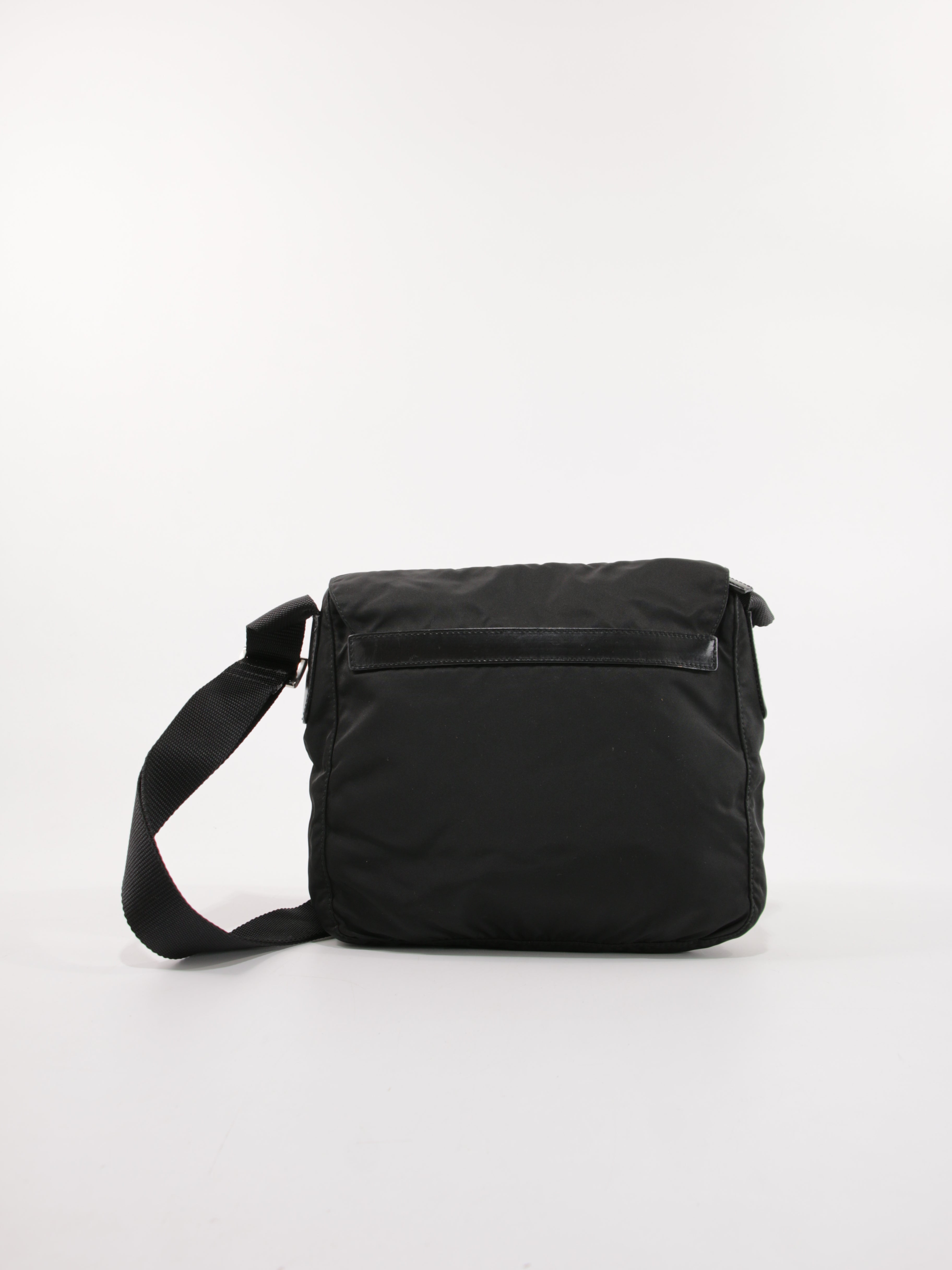 Single Buckle Messenger