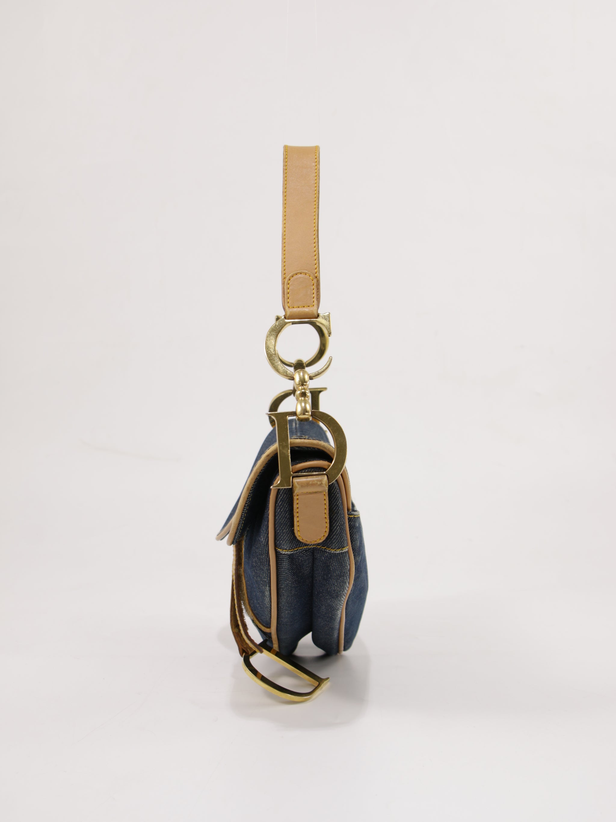 Saddle