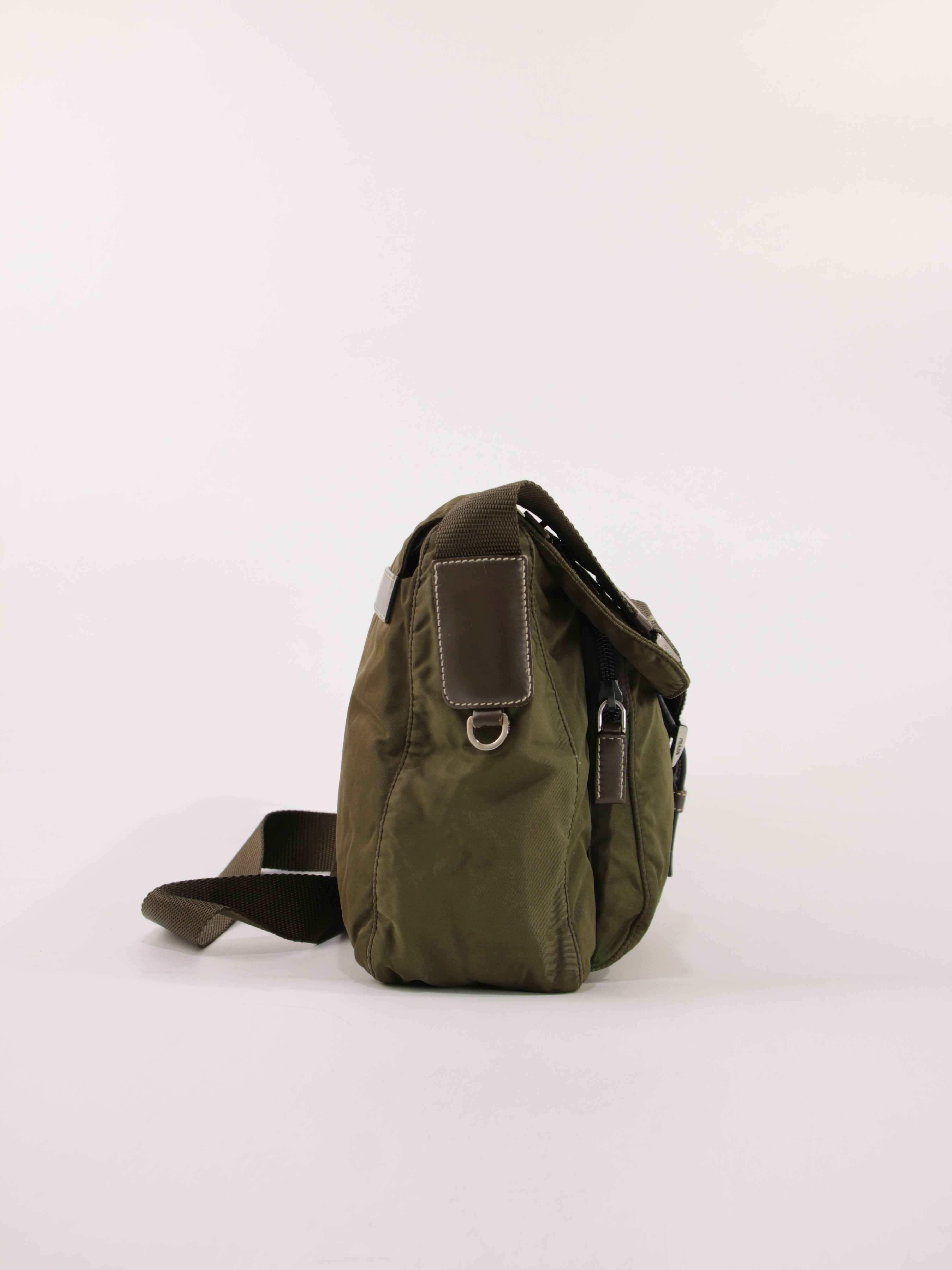 Single Buckle Messenger
