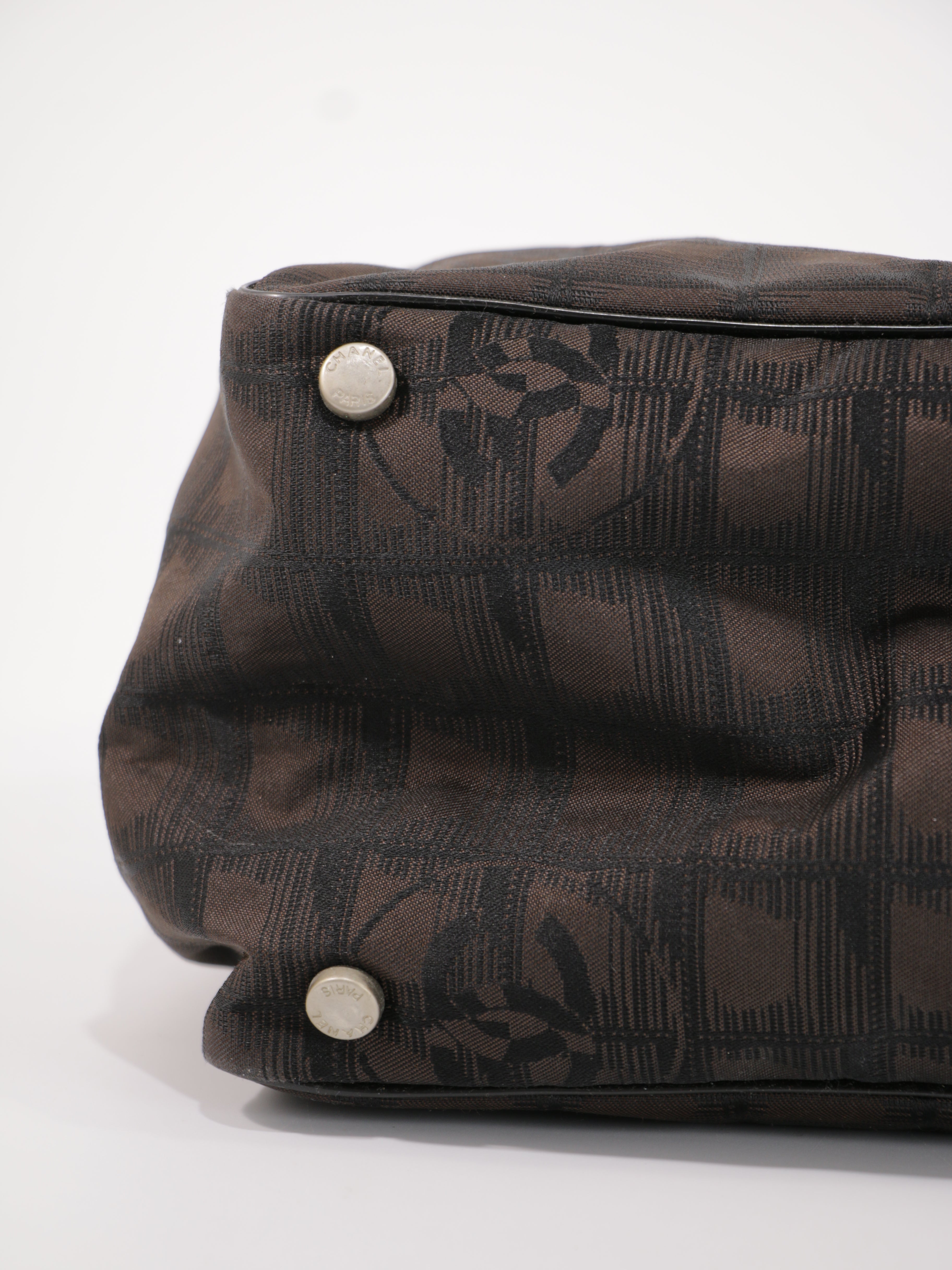 Medium New Travel Line Tote