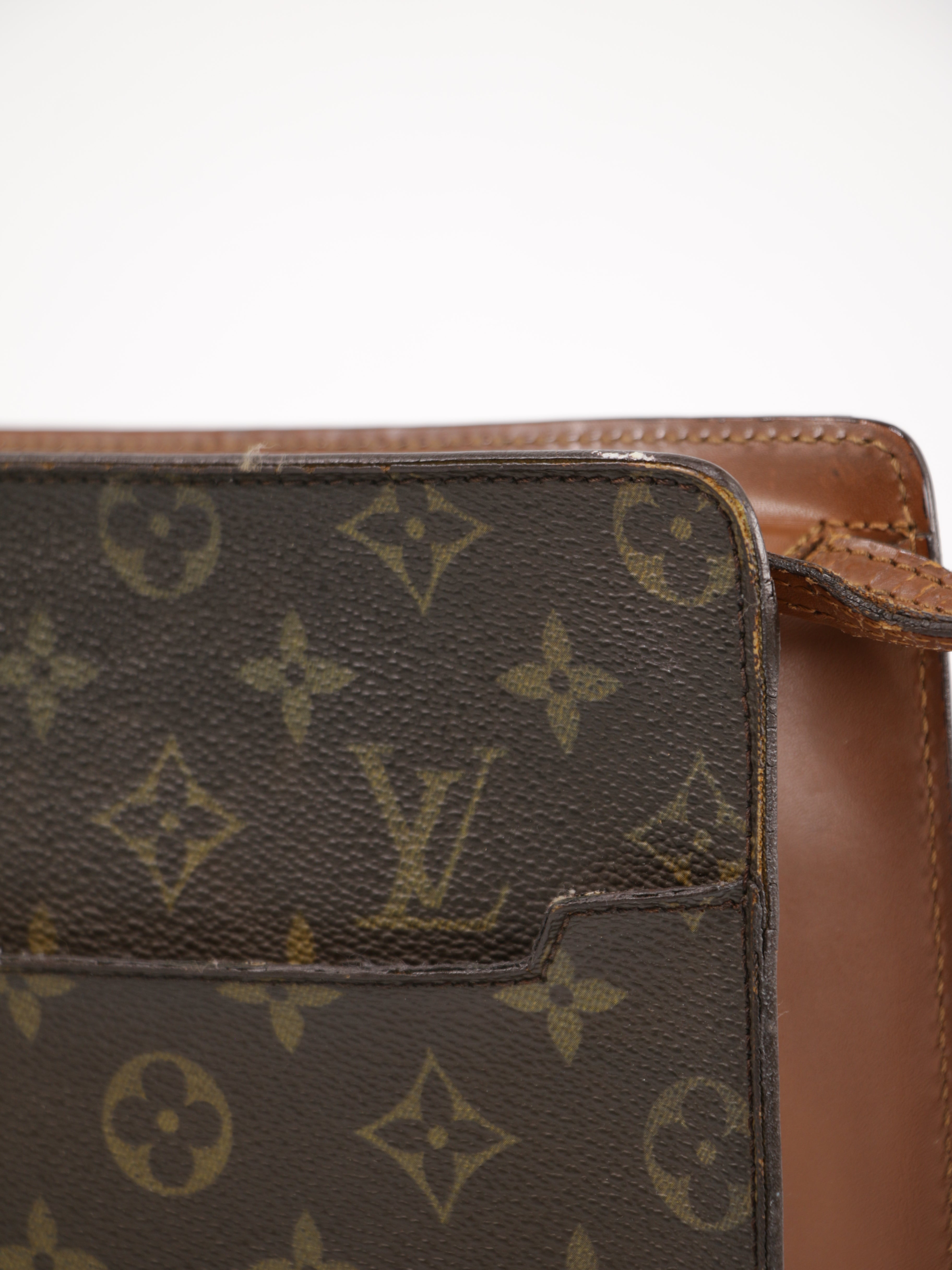 Pouch – Collector's Cage