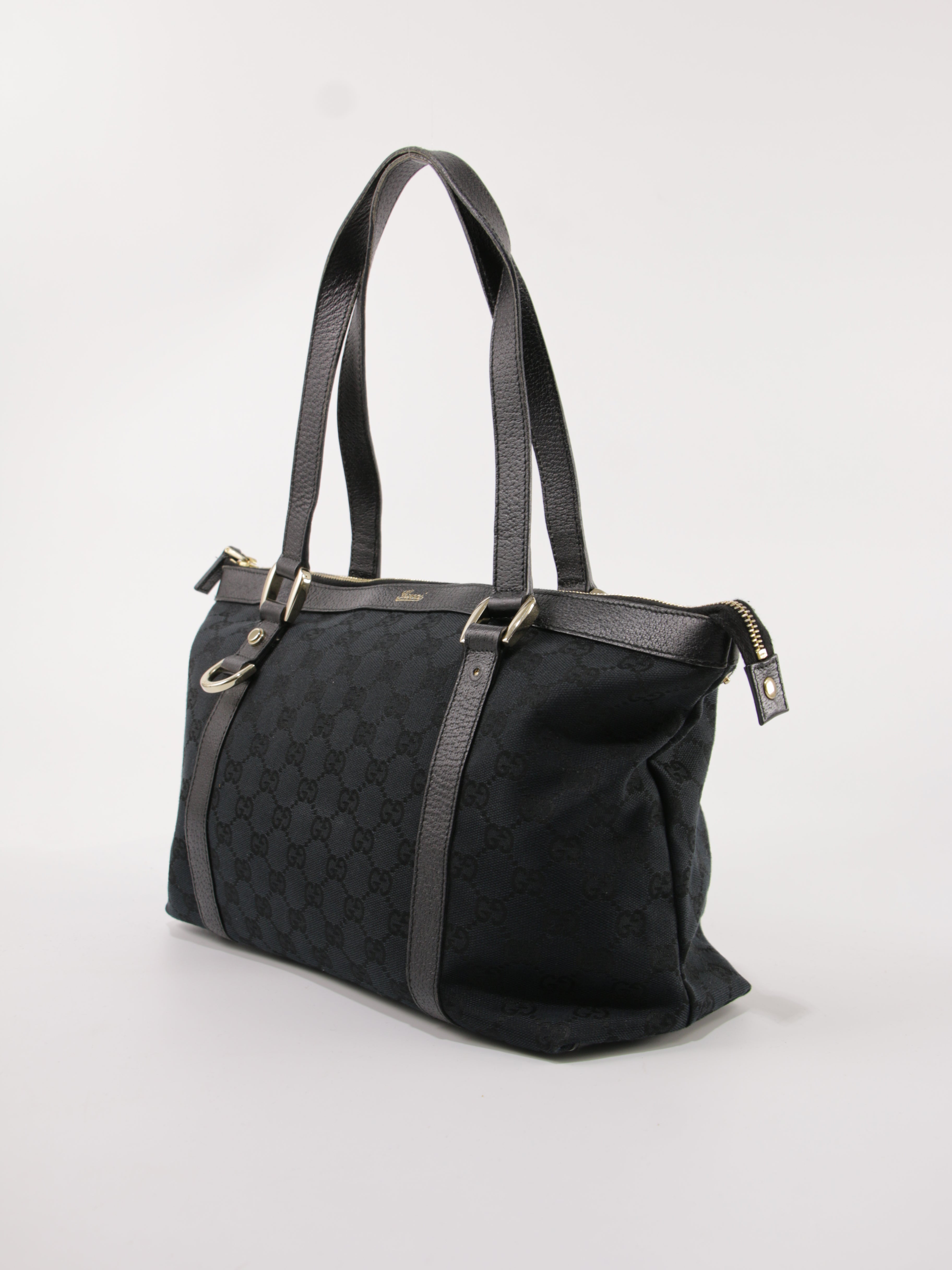Abbey Zip Tote