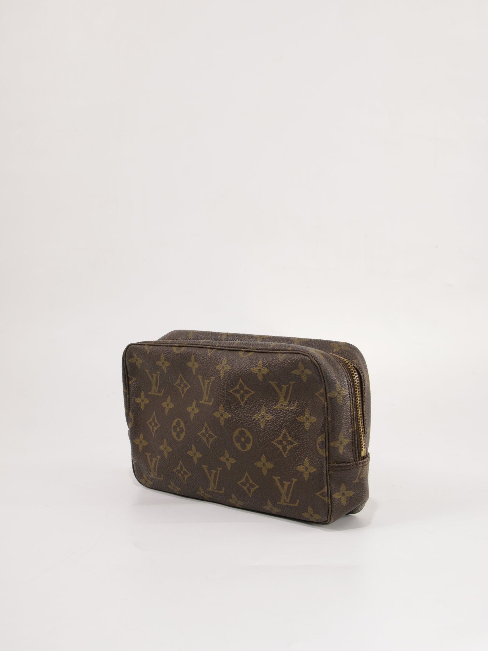 Cosmetic pouch