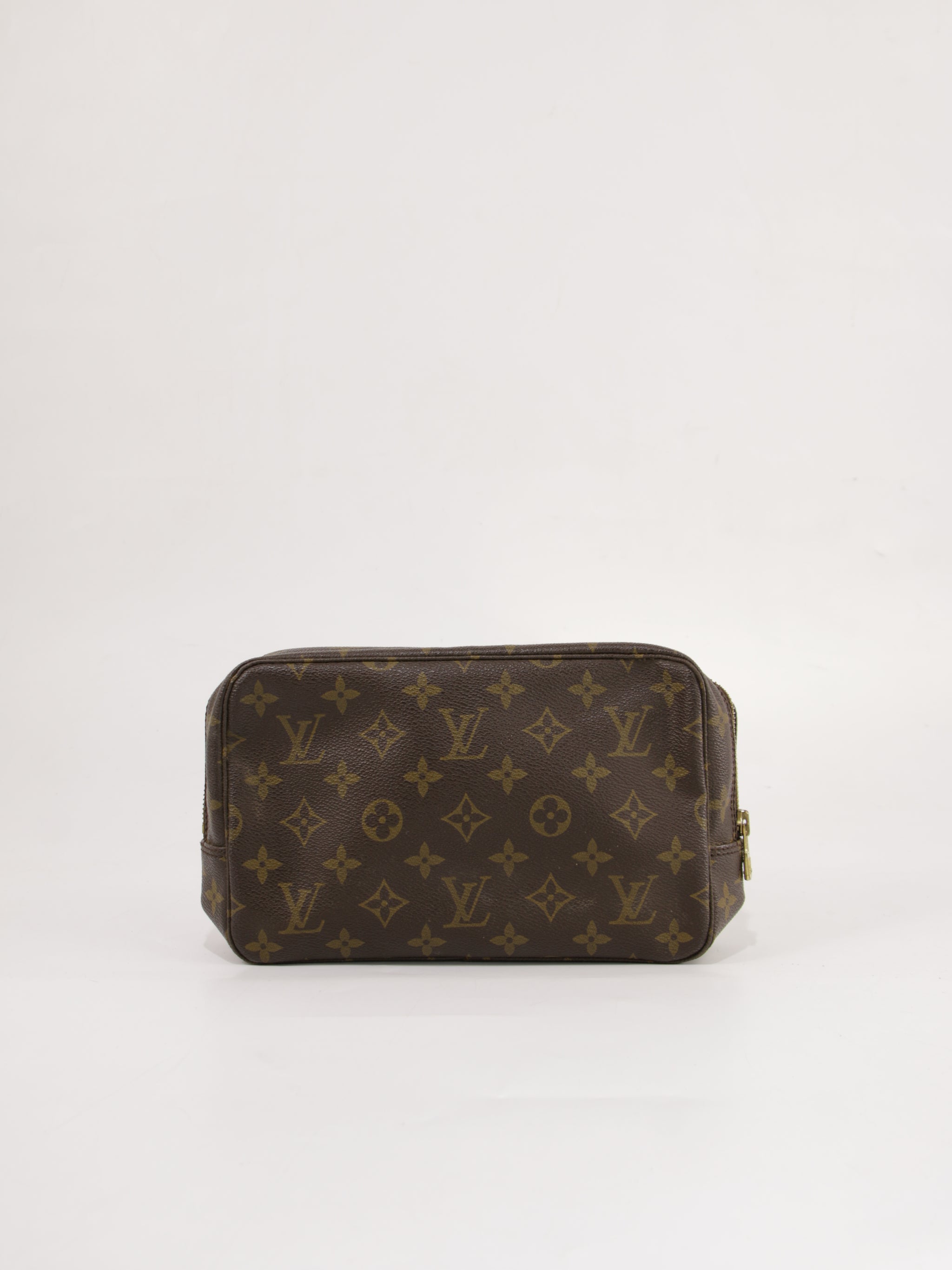 Cosmetic pouch