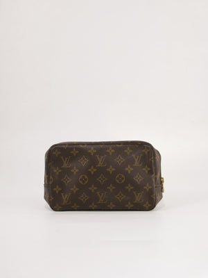 Cosmetic pouch