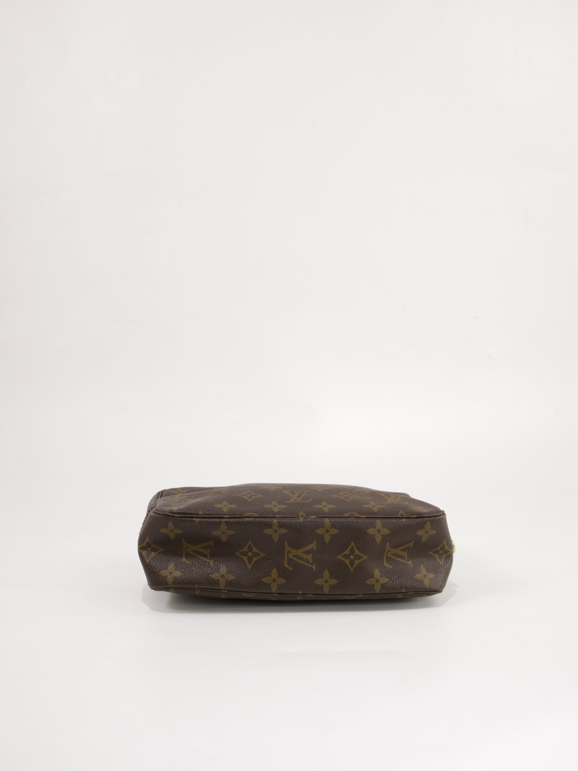 Cosmetic pouch