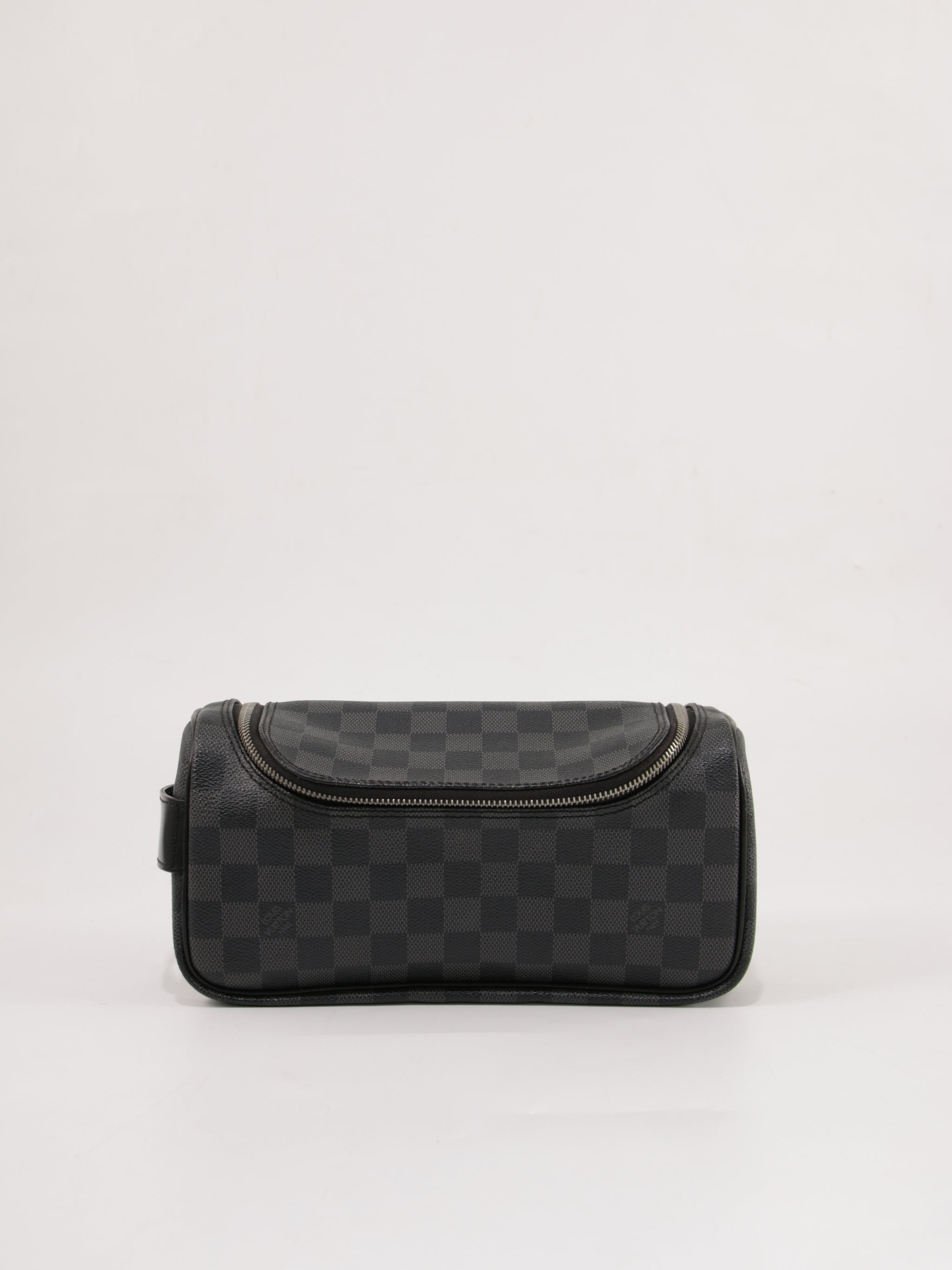 Cosmetic pouch