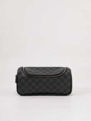 Cosmetic pouch