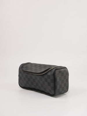 Cosmetic pouch