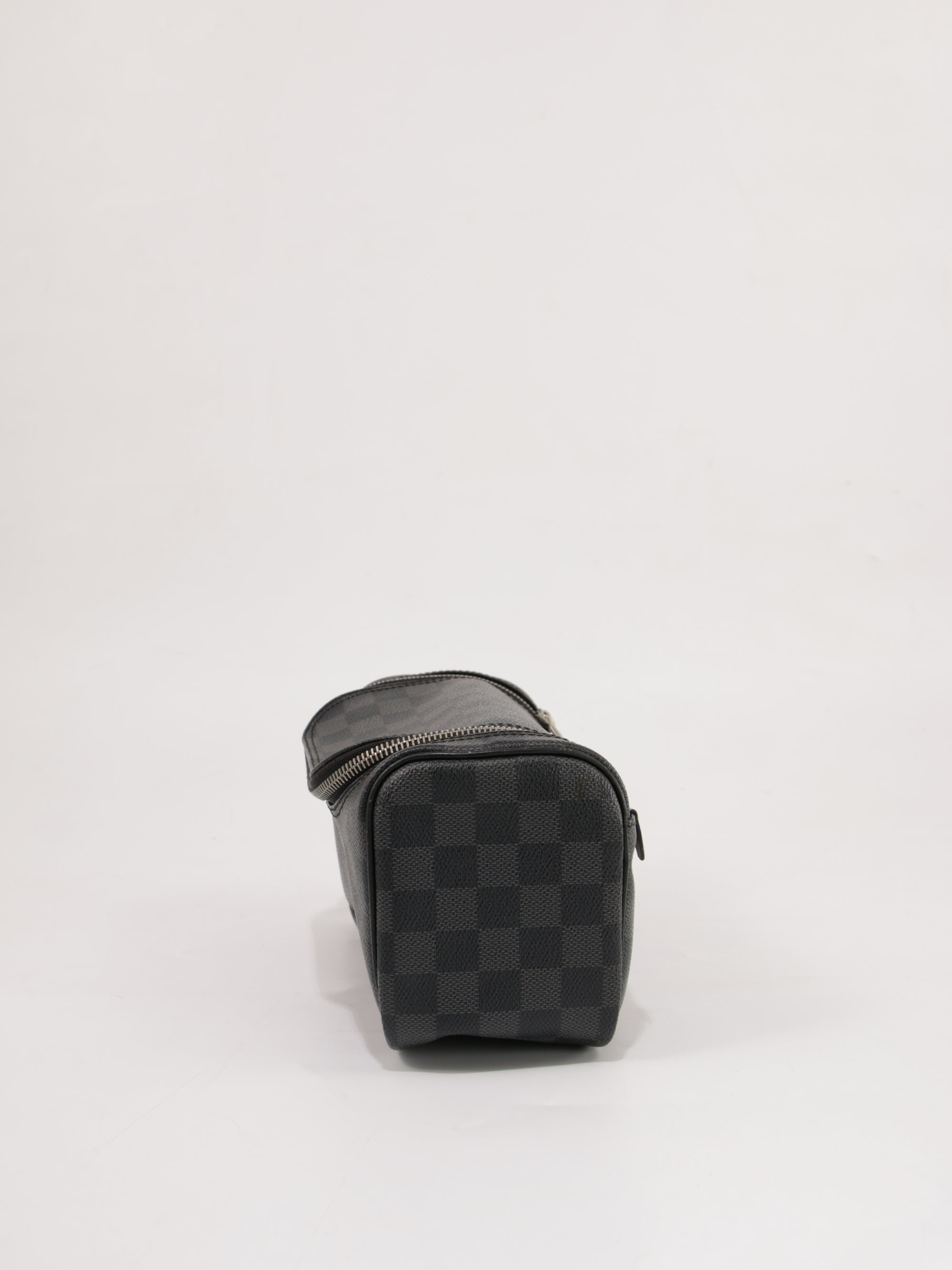 Cosmetic pouch
