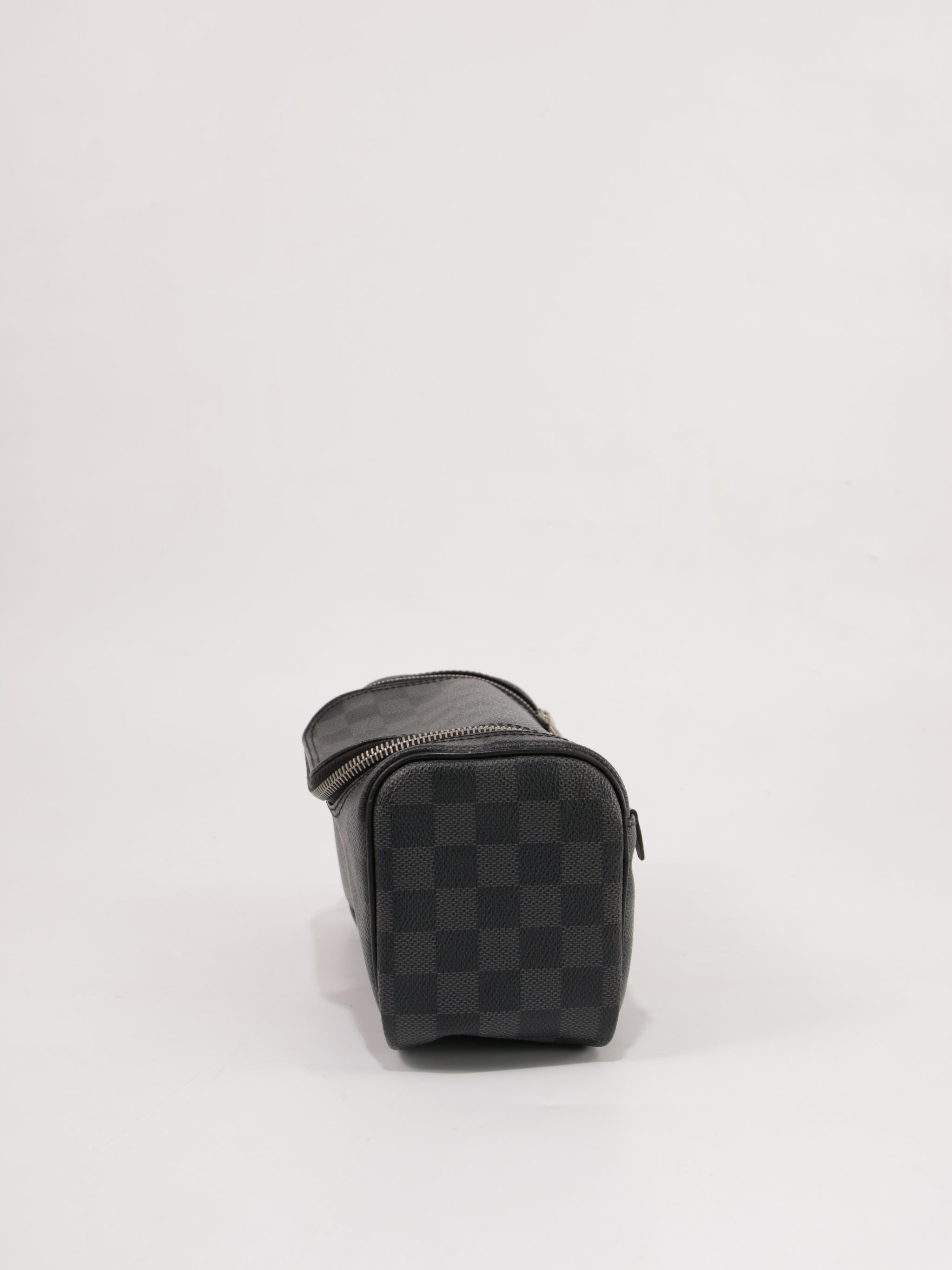 Cosmetic pouch
