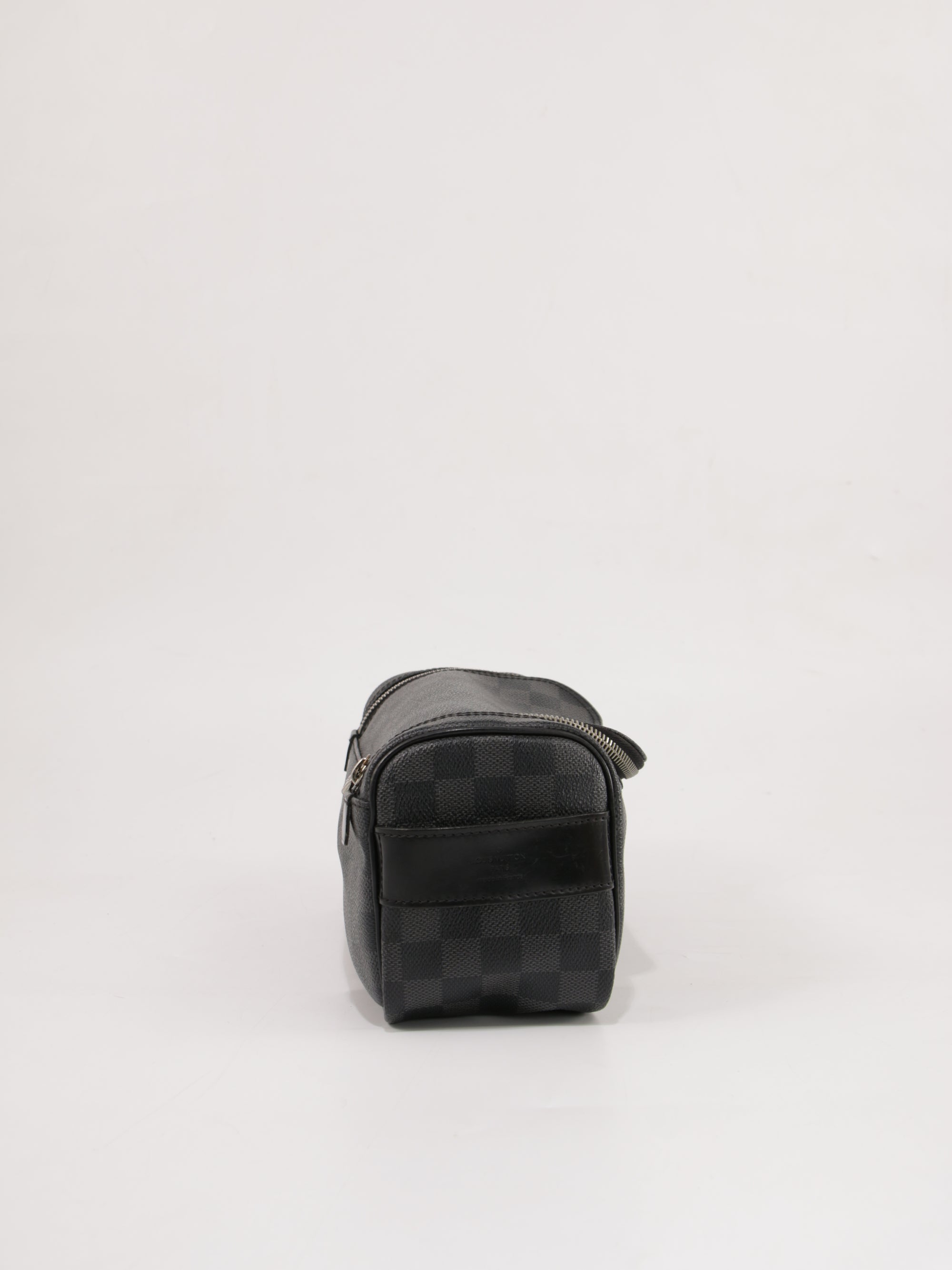 Cosmetic pouch