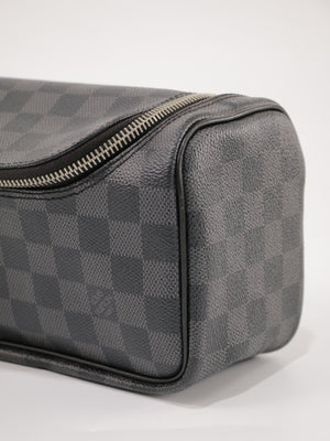 Cosmetic pouch