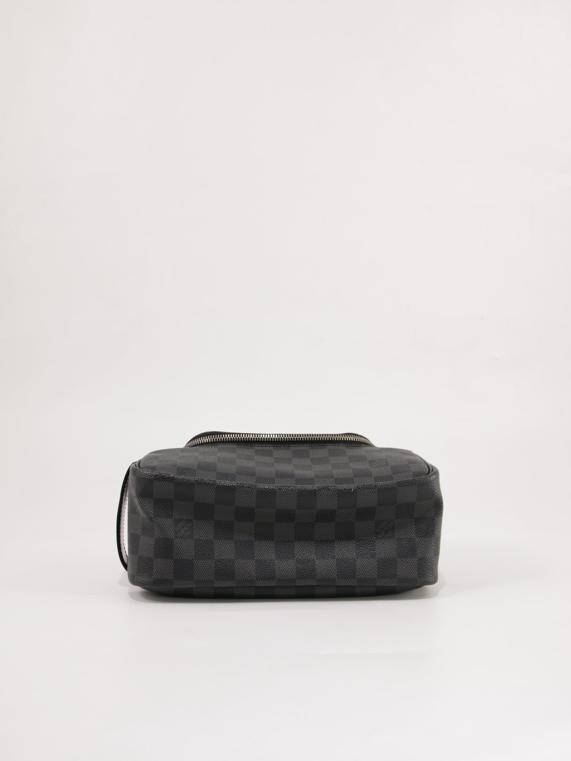 Cosmetic pouch