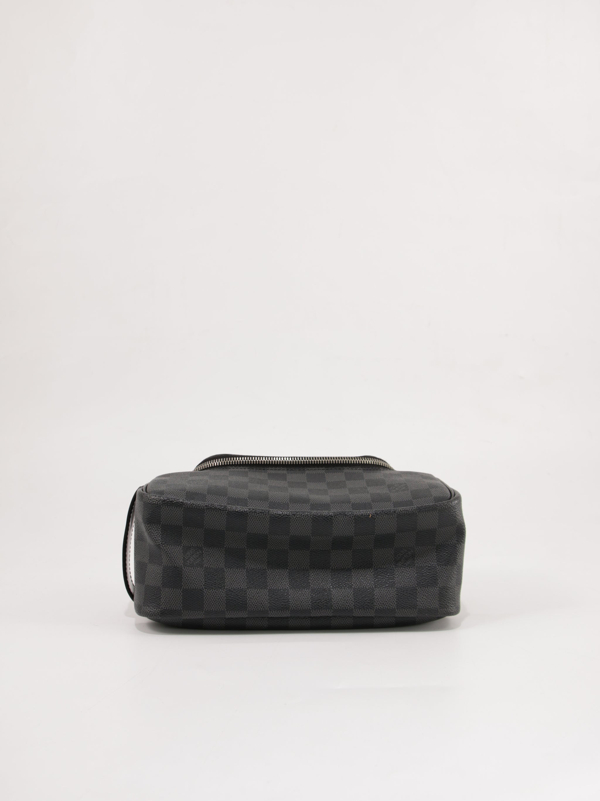 Cosmetic pouch