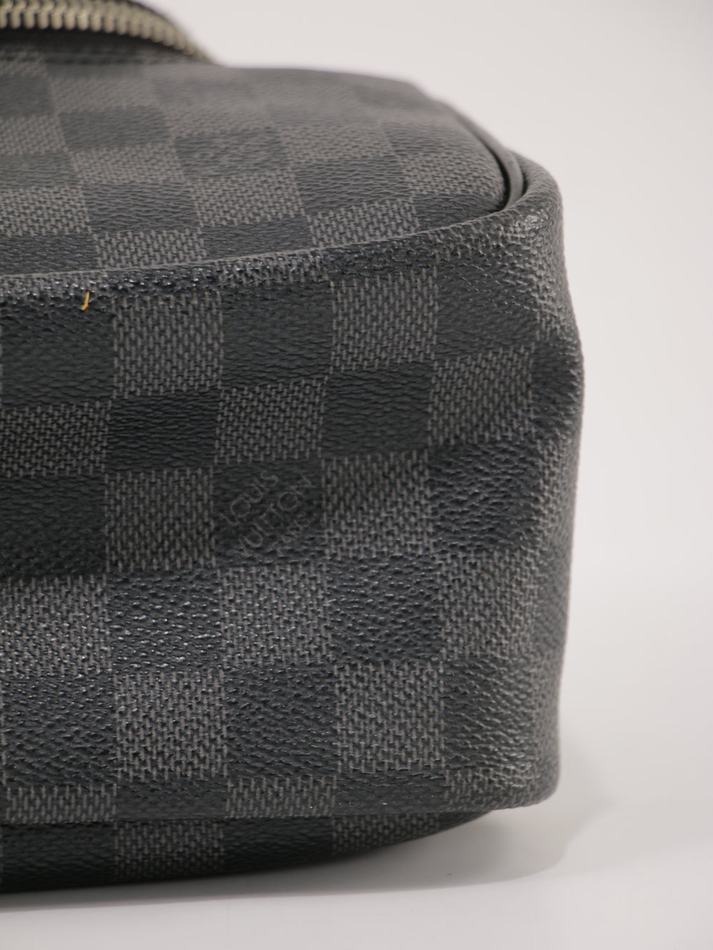 Cosmetic pouch