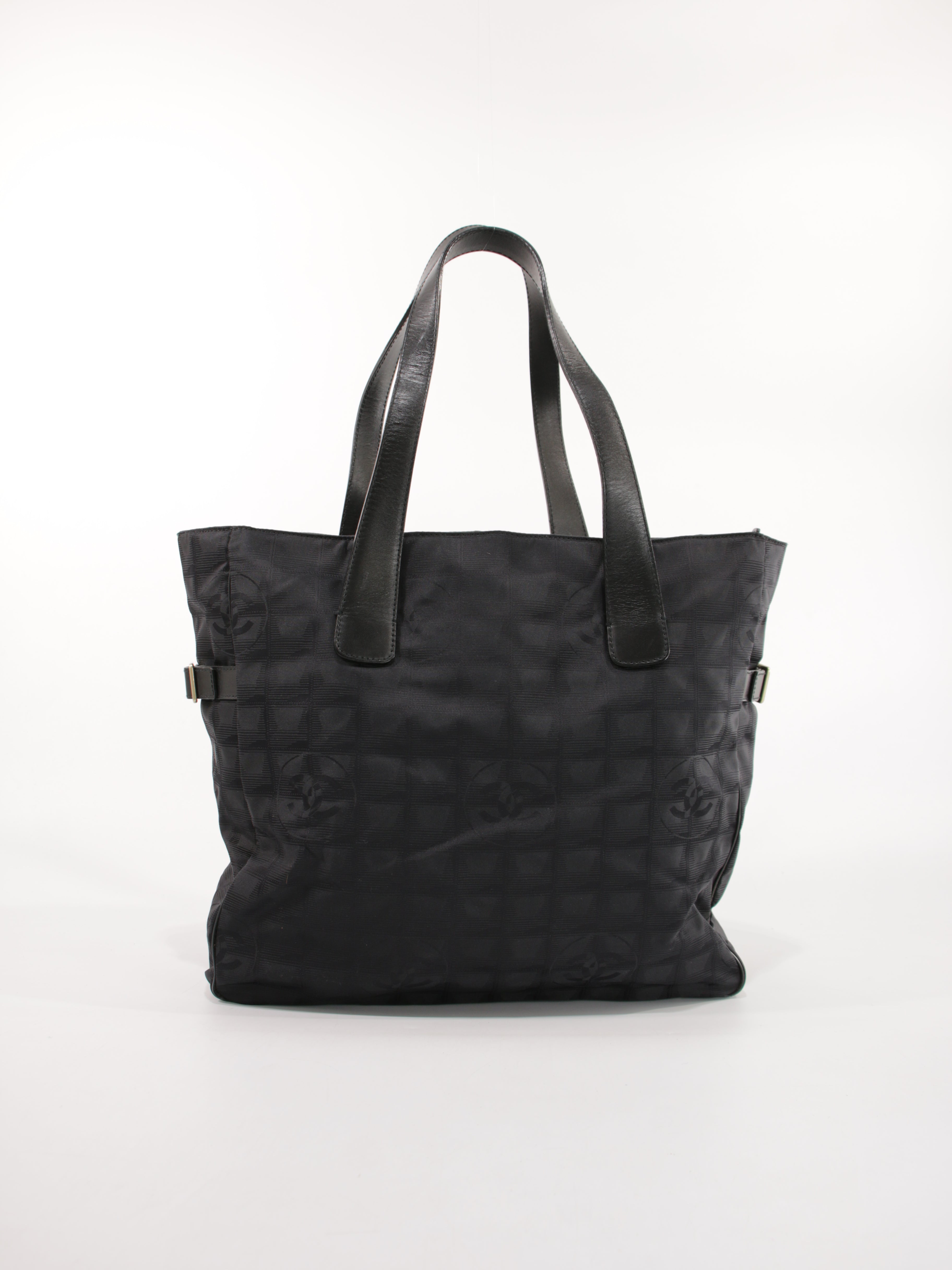 Large Travel Line Tote