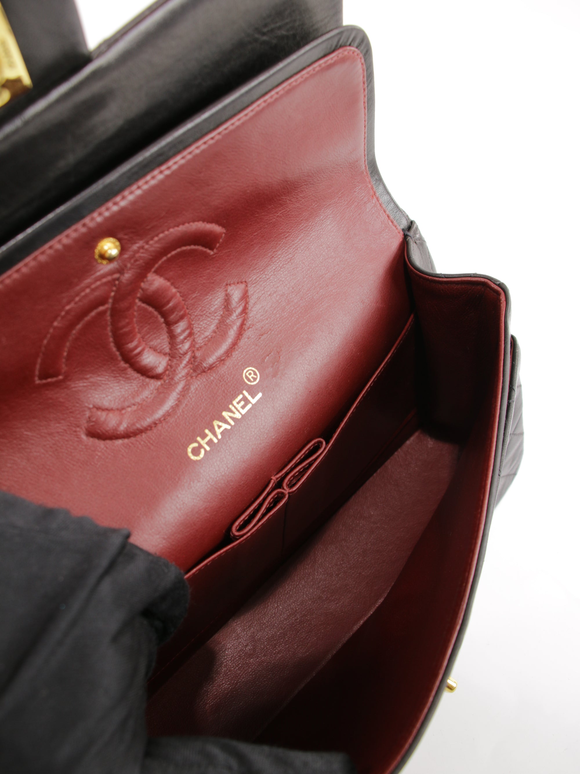 Medium Classic Flap