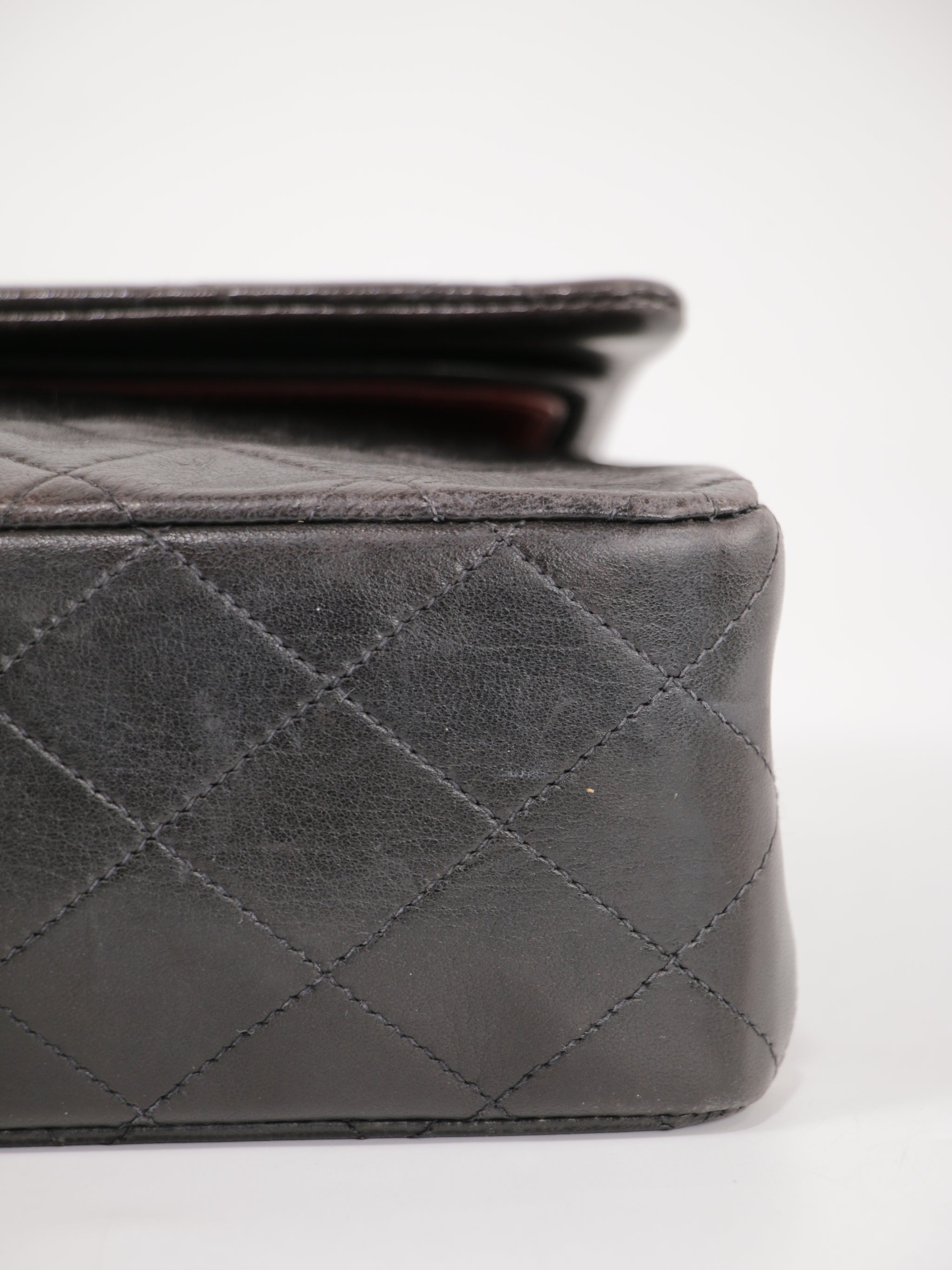Medium Classic Flap