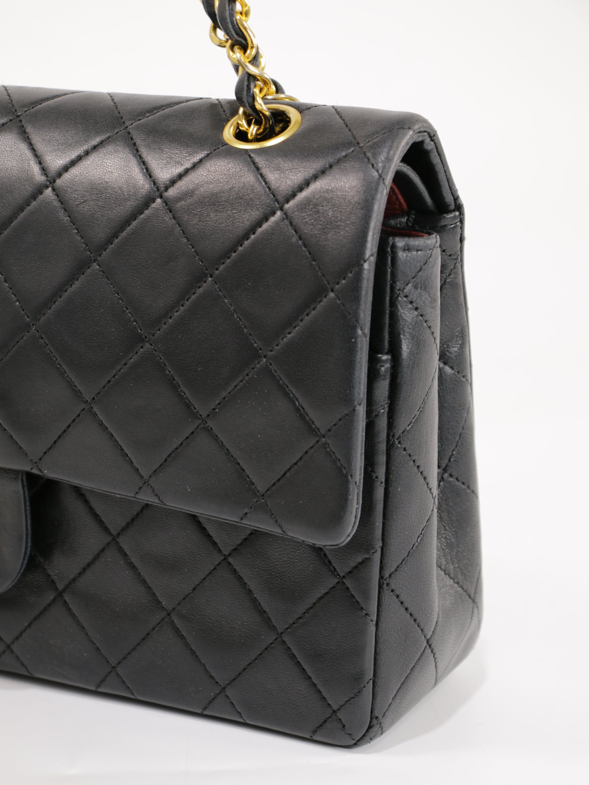 Medium Classic Flap