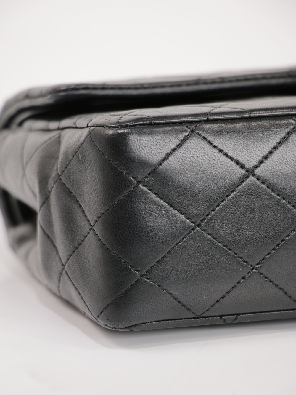 Medium Classic Flap