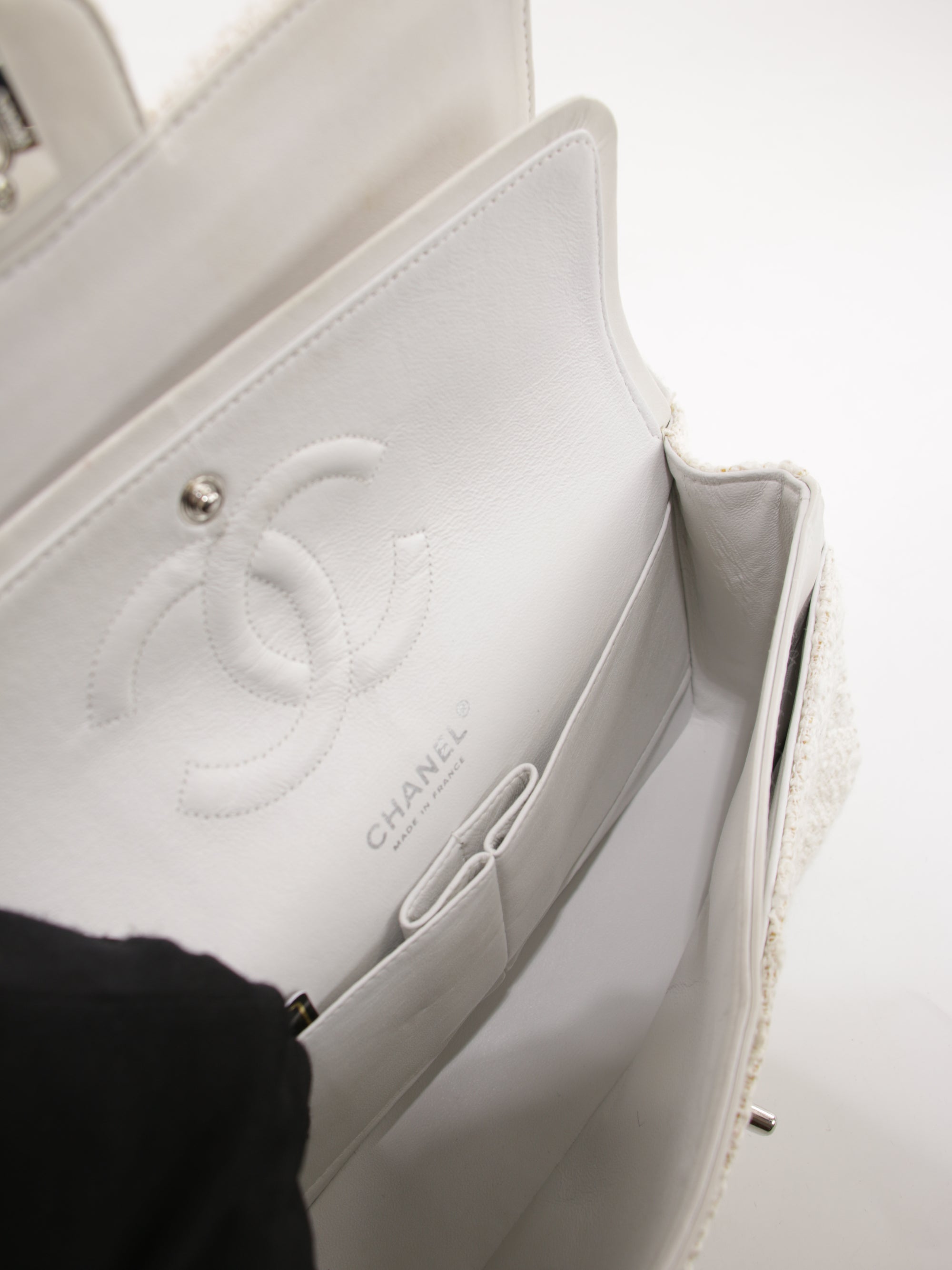 Medium Classic Flap