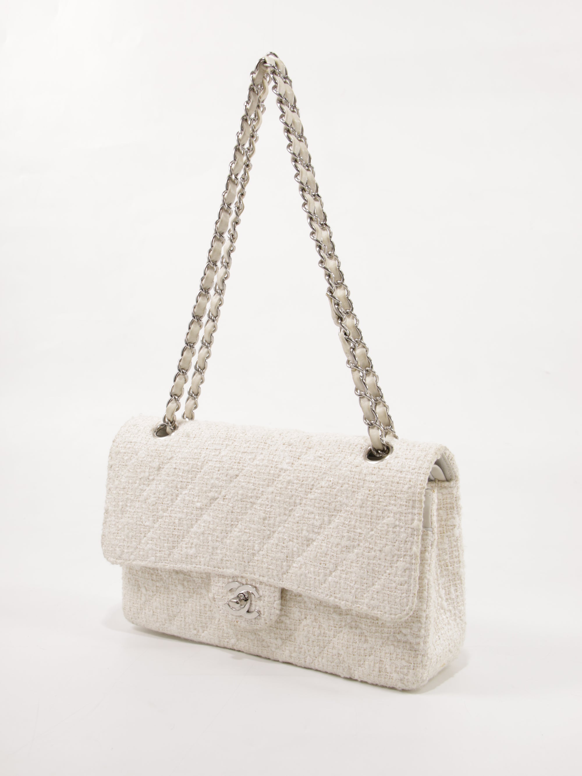 Medium Classic Flap