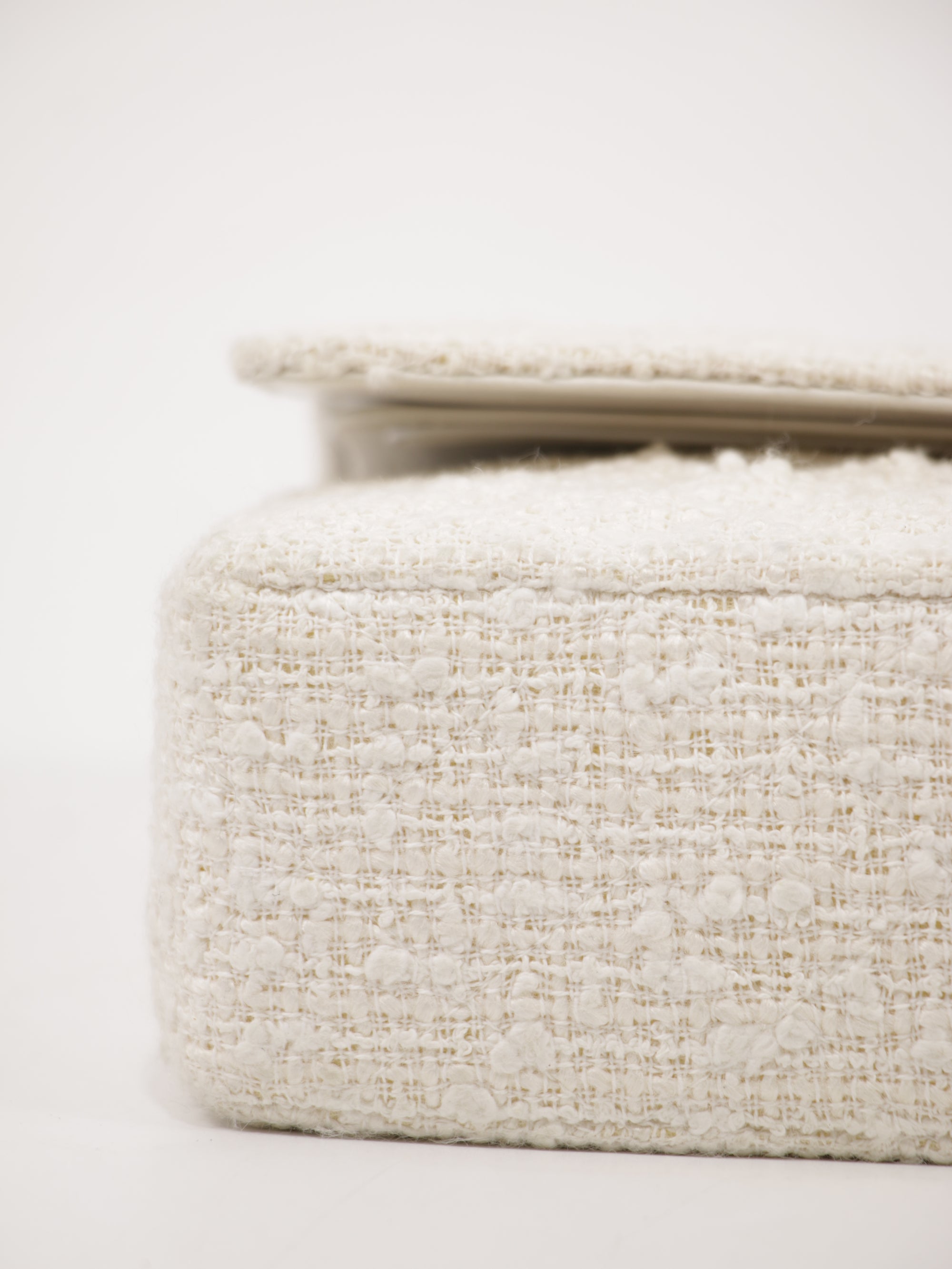 Medium Classic Flap
